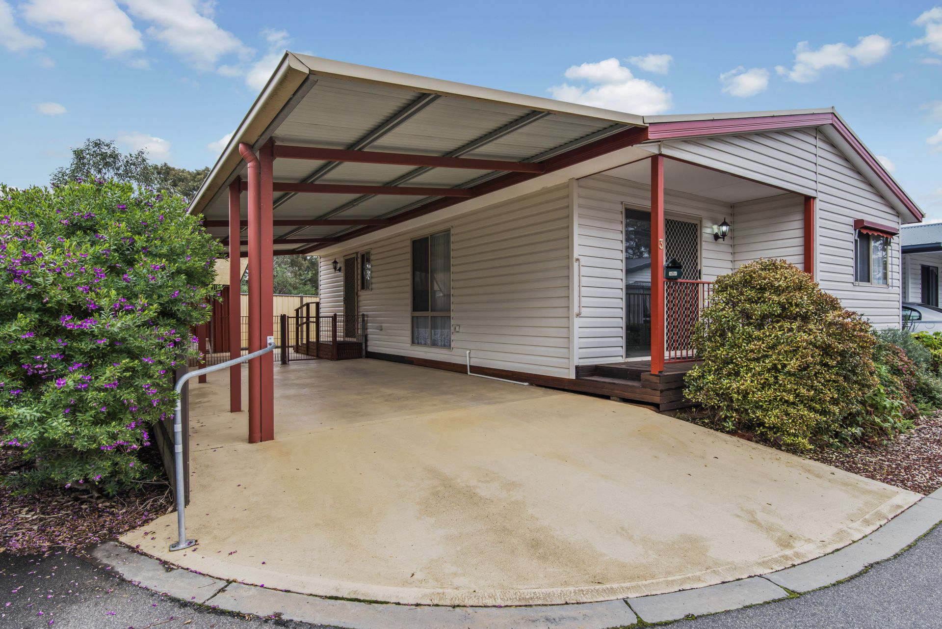 3/1/11 Furness Street, Kangaroo Flat DCK Real Estate
