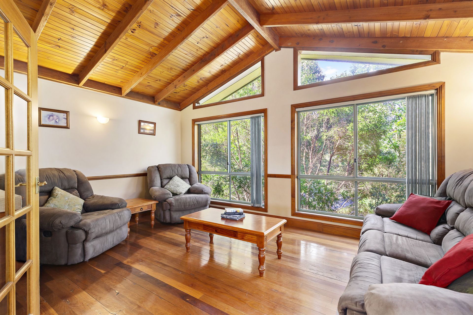 Real Estate For Sale 59 Valley Drive Figtree , NSW