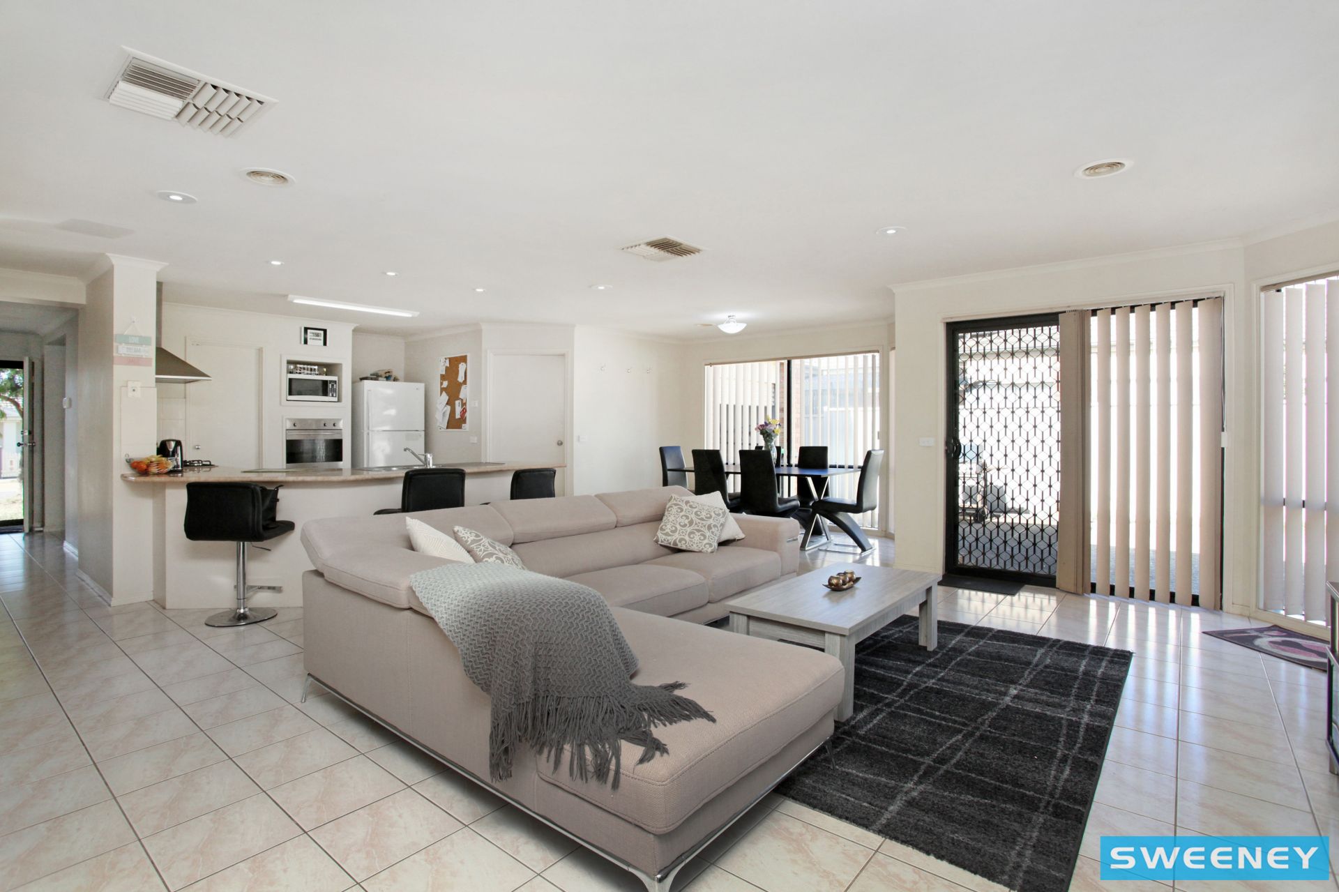 7 Daintree Retreat, Caroline Springs Sweeney Estate Agents