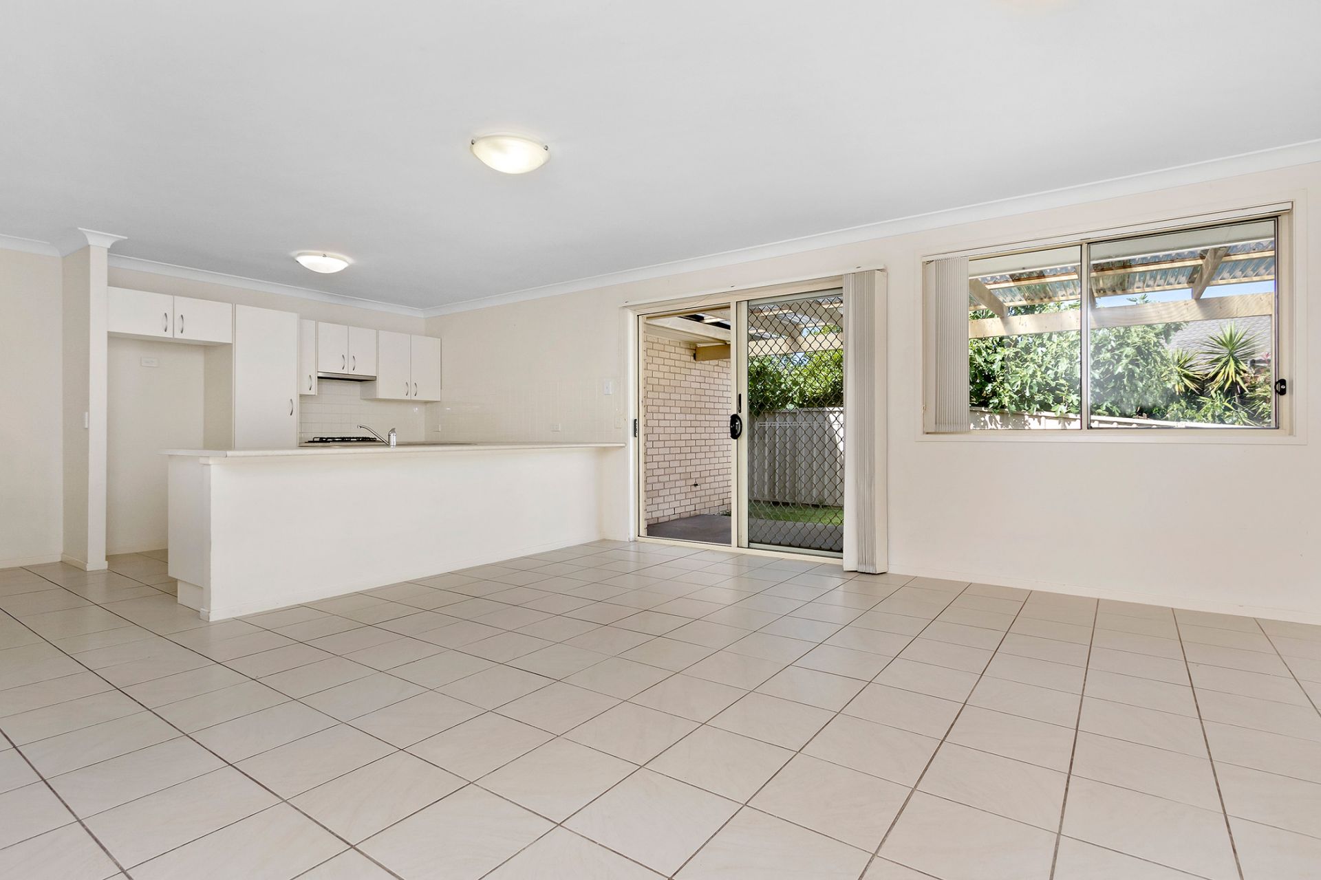 Real Estate For Lease 5 Redmond Circuit Cameron Park , NSW