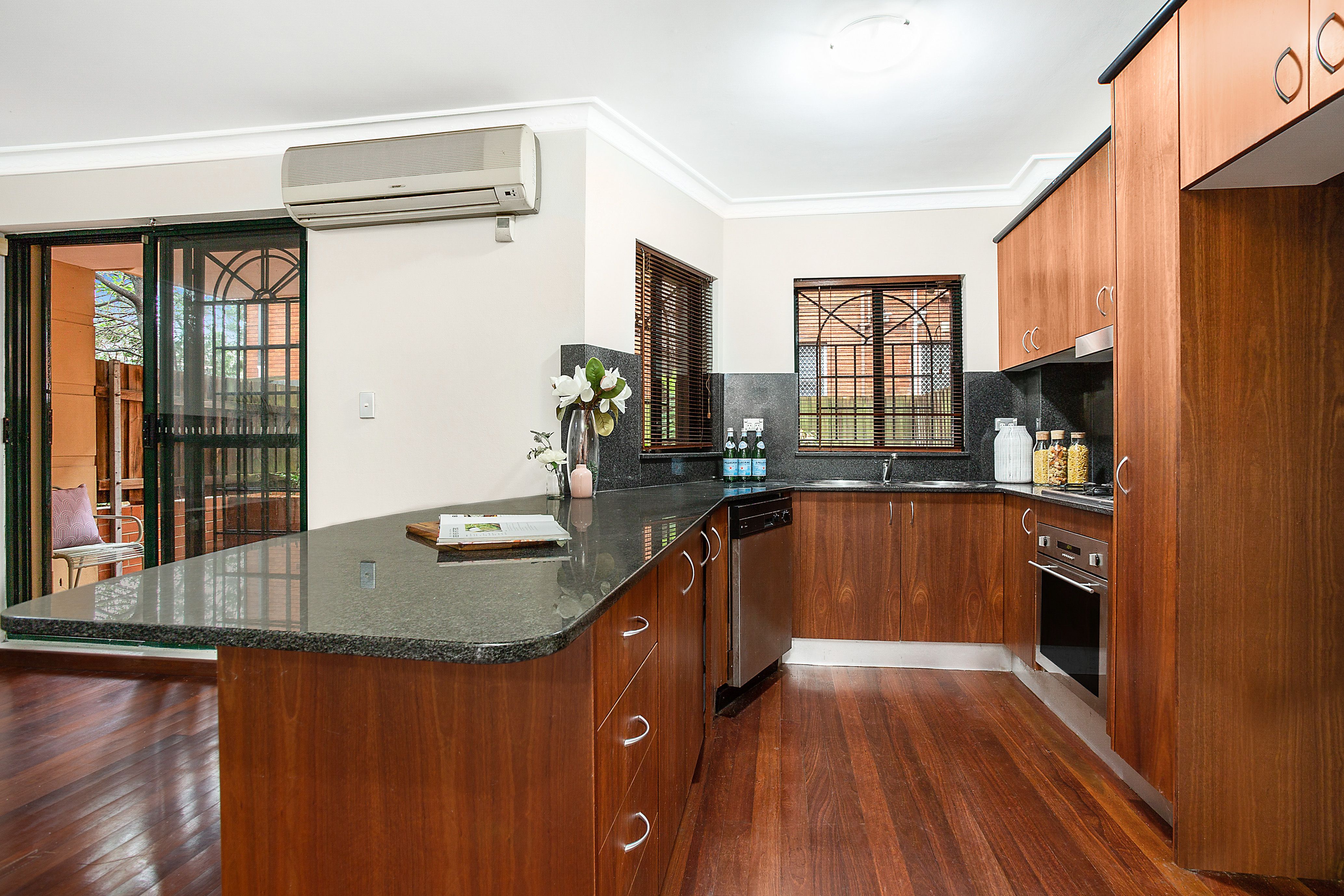 Sold property 865,000 for 2/33 Elizabeth Street Ashfield NSW 2131