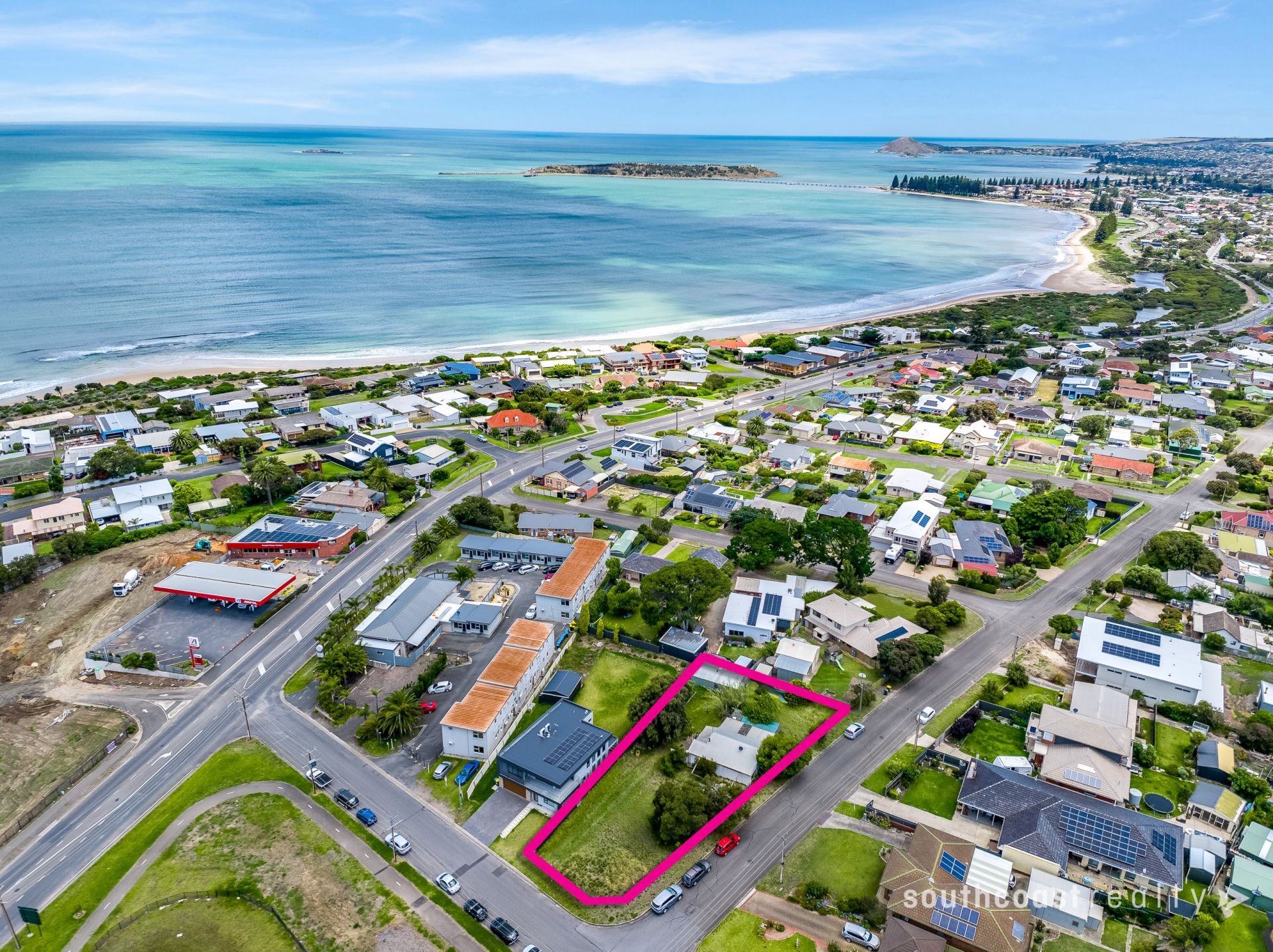 4 Dundalk Avenue, McCracken South Coast Realty