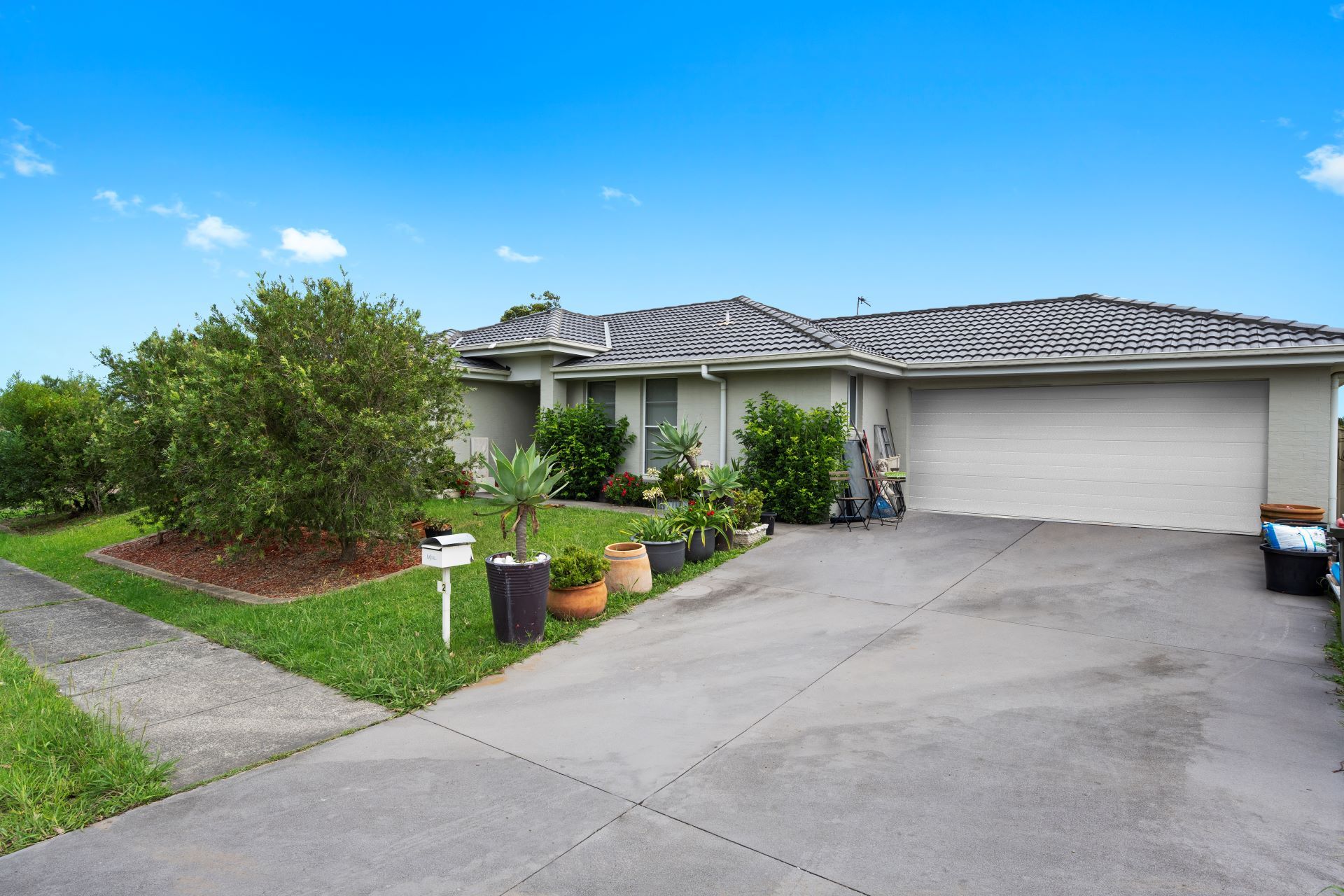 Real Estate For Sale 2 Violet Road Hamlyn Terrace , NSW