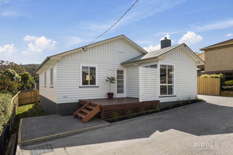 Real Estate For Sale 1/33 Riawena Road Montagu Bay , TAS