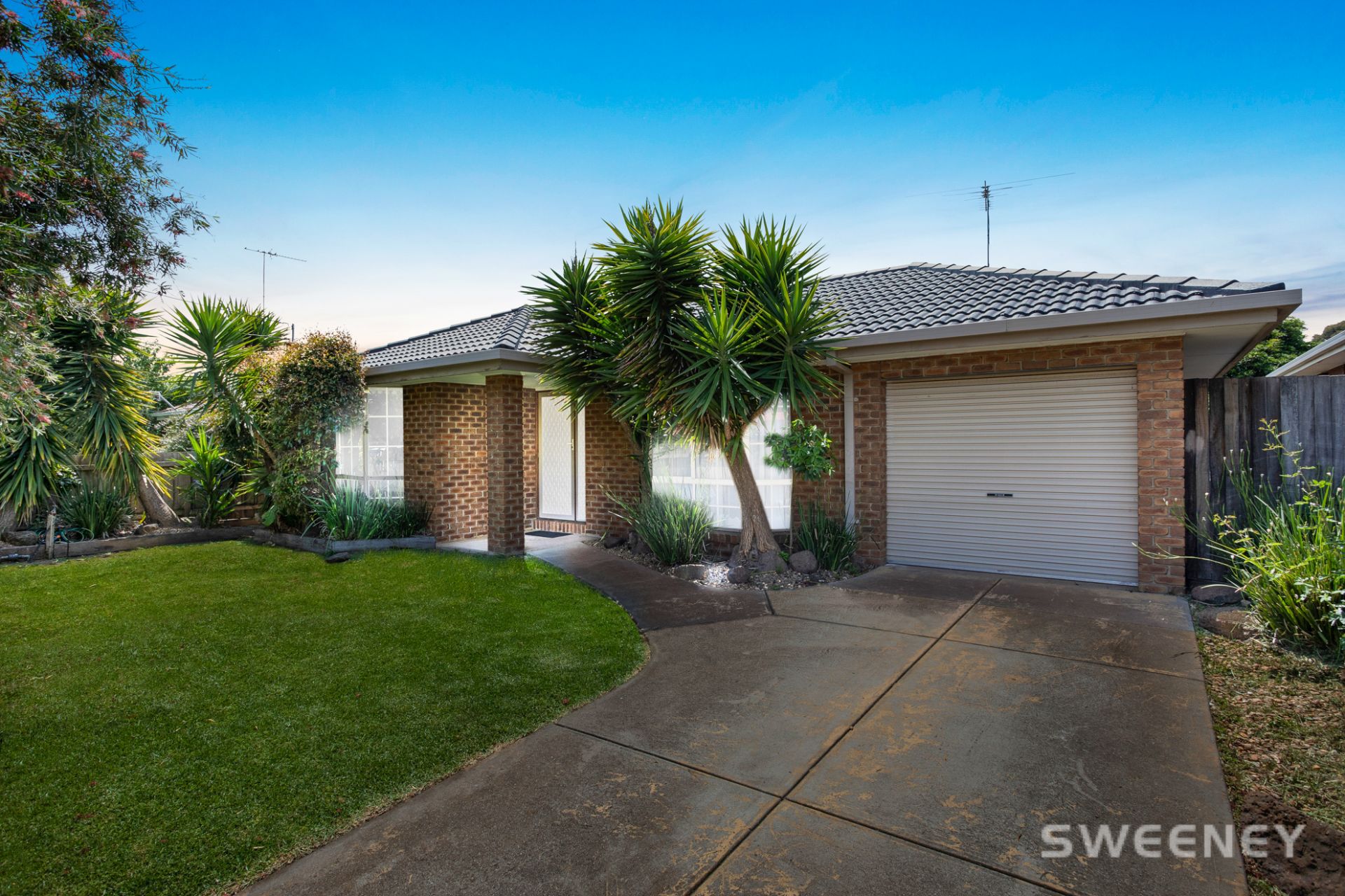 34 Oakdene Grove South, ALTONA MEADOWS Sweeney Estate Agents