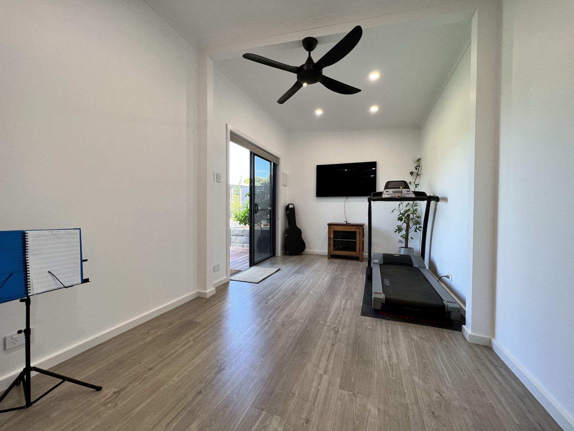 35 Moffett Street, Woodside Adcock Real Estate