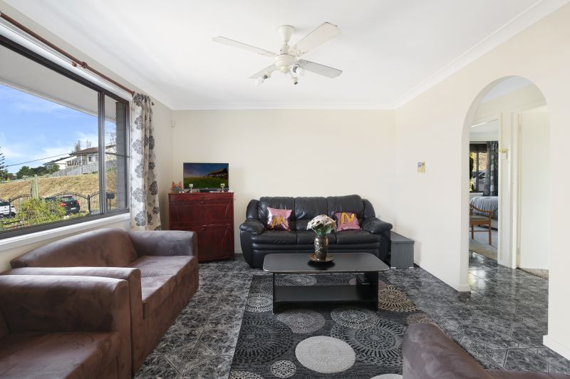 Real Estate For Lease 1/49 Denise Street Lake Heights , NSW