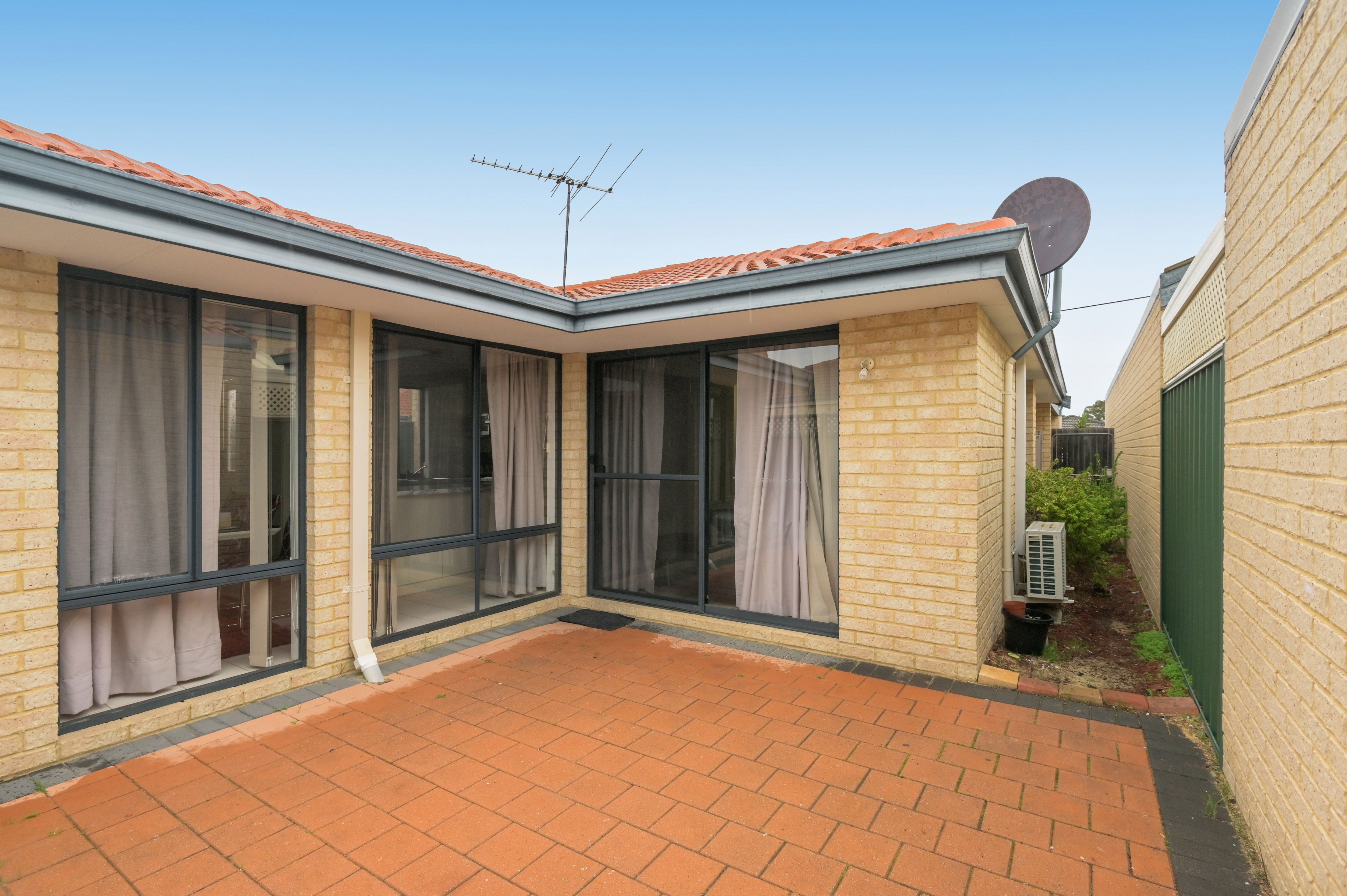 Real Estate For Sale 2/1012 James Street Cannington , WA