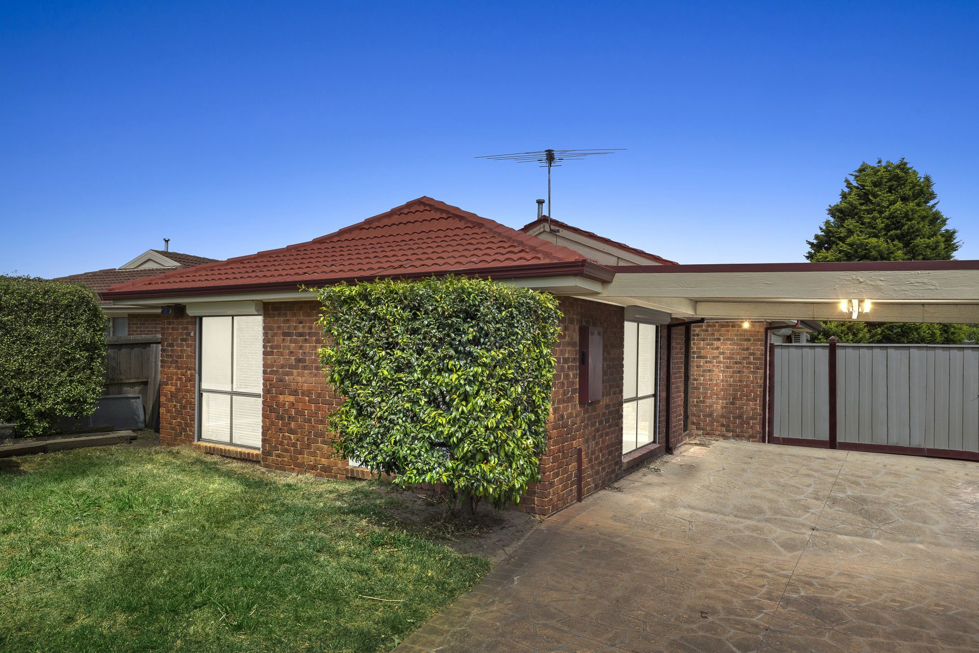 Real Estate For Sale 208 Roycroft Avenue Mill Park , VIC