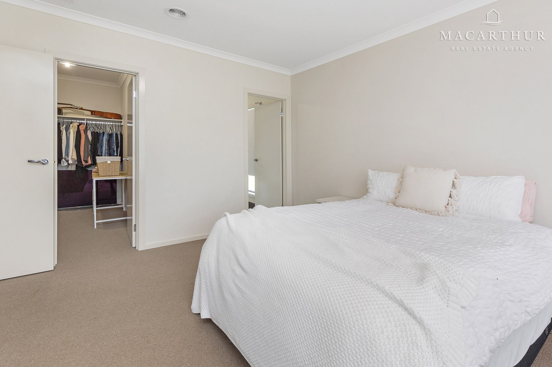 77 Learys Lane, Coolamon Macarthur Real Estate Agency