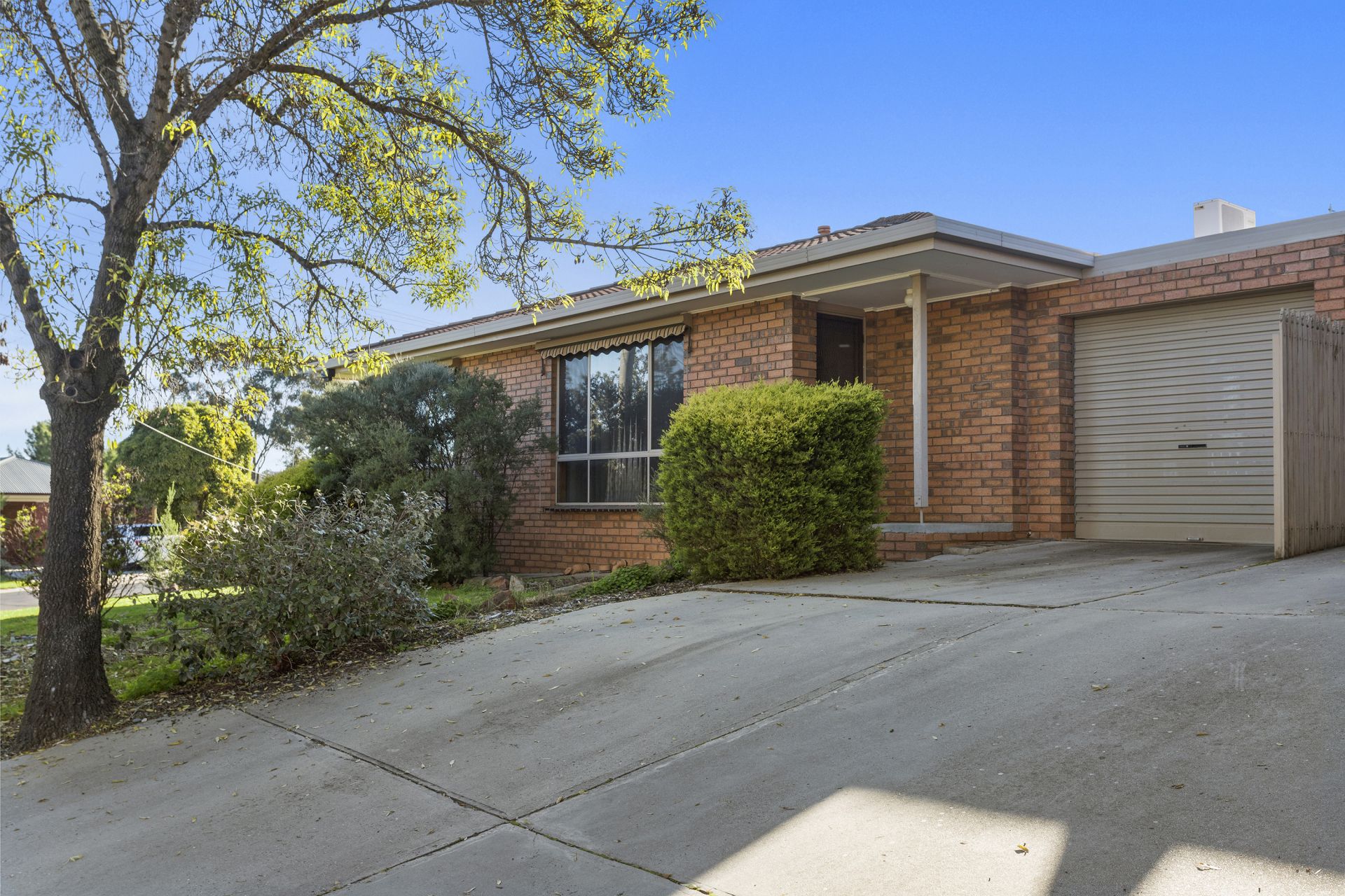 1/33 Clee Crescent, Strathdale DCK Real Estate