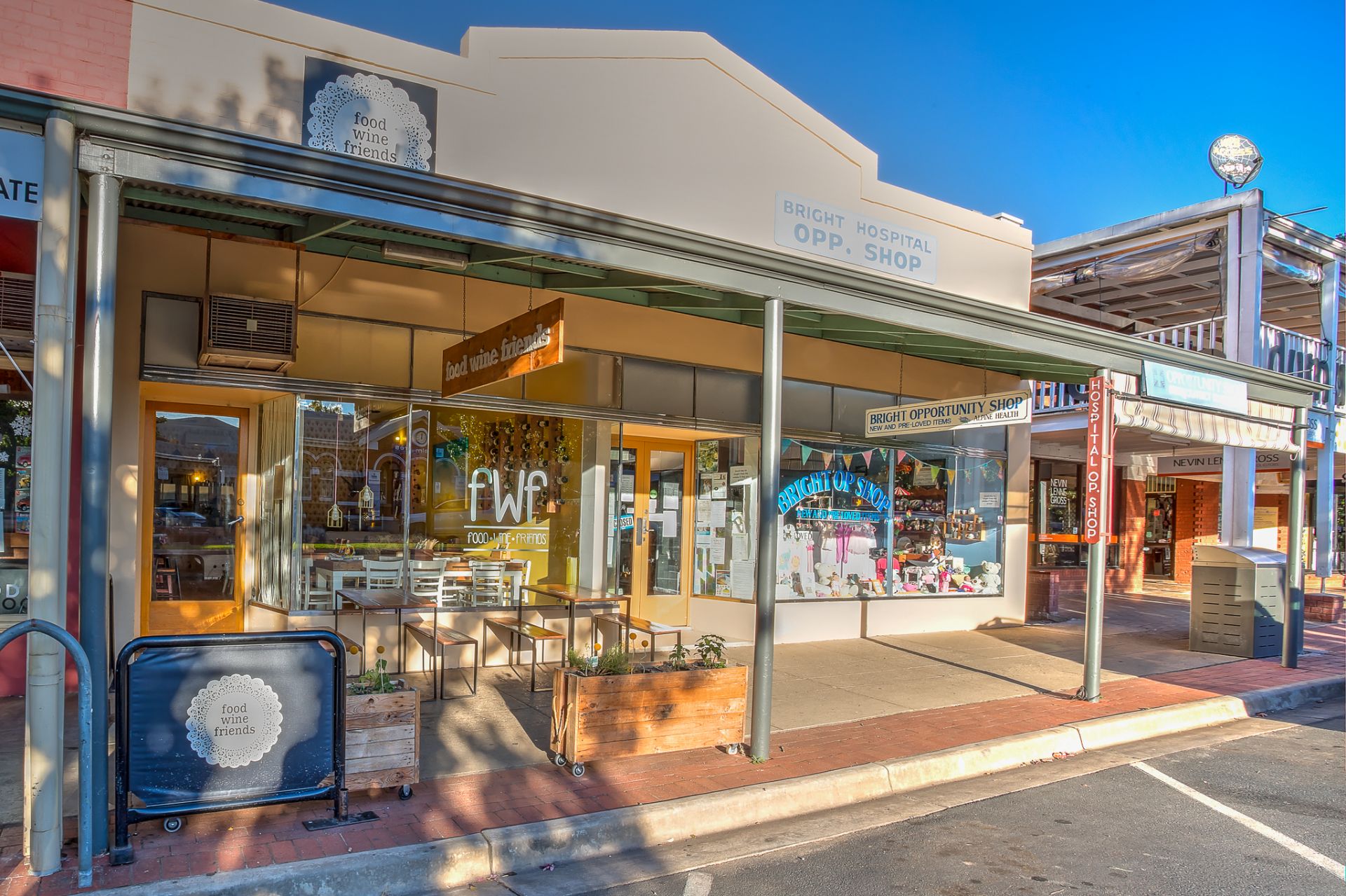 2/68 Ireland Street, Bright Dickens Real Estate