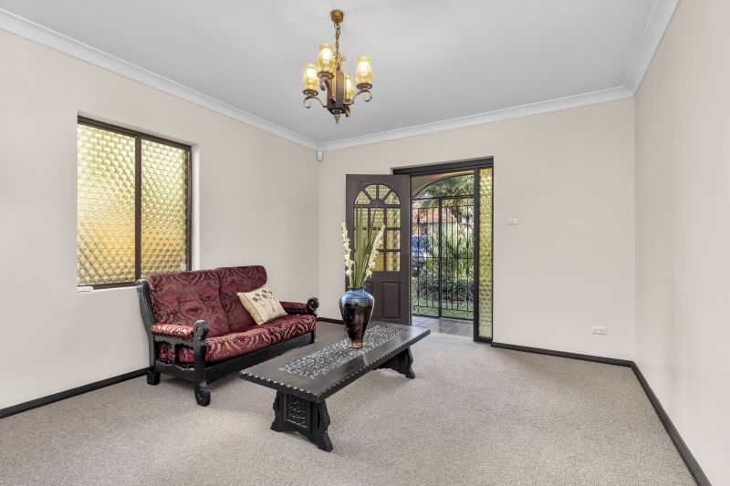 Real Estate For Sale 8 Gnarbo Avenue Carss Park , NSW