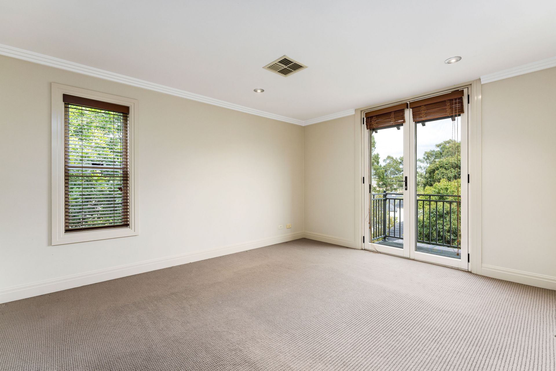 Real Estate For Lease 10 Jane Jarvis Way Macquarie Links , NSW