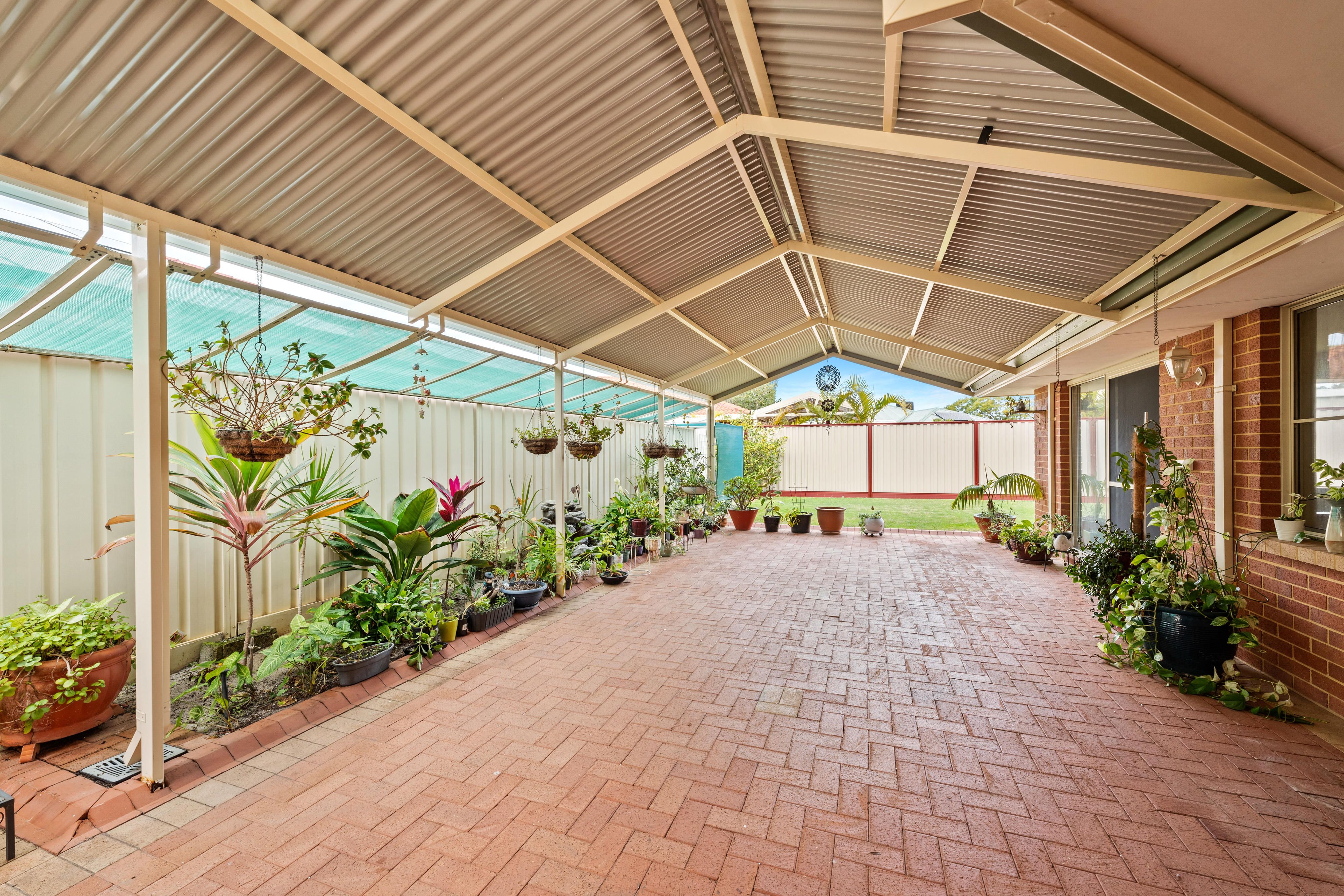 Real Estate For Sale 8 Pinewood Walk Canning Vale , WA
