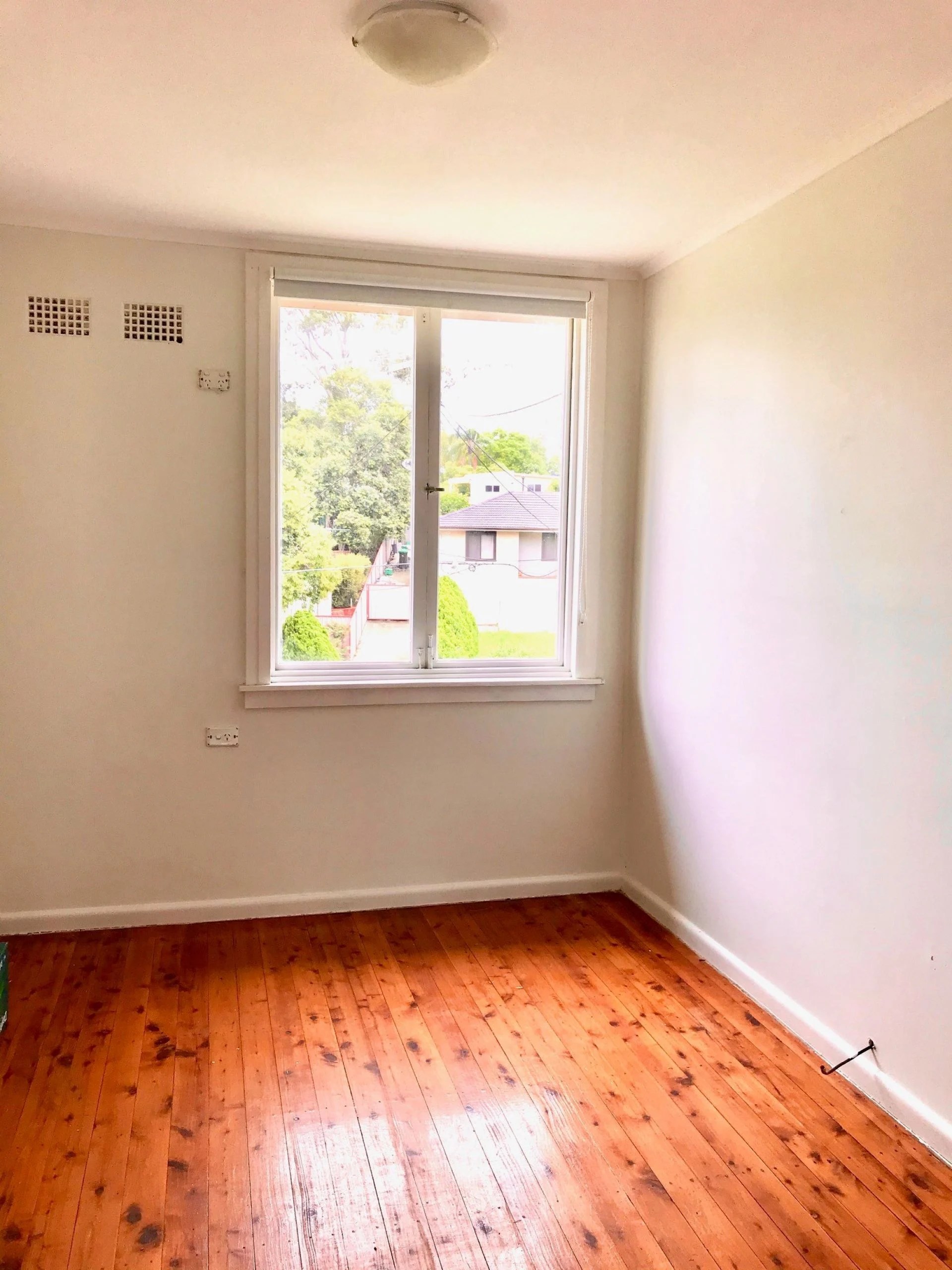 8 Aberdeen Road, Busby Macquarie Real Estate