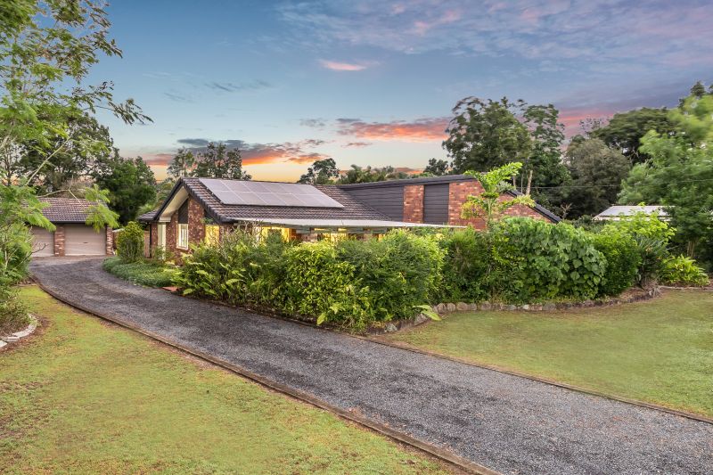 Real Estate For Sale 33 Firetail Court Morayfield , QLD