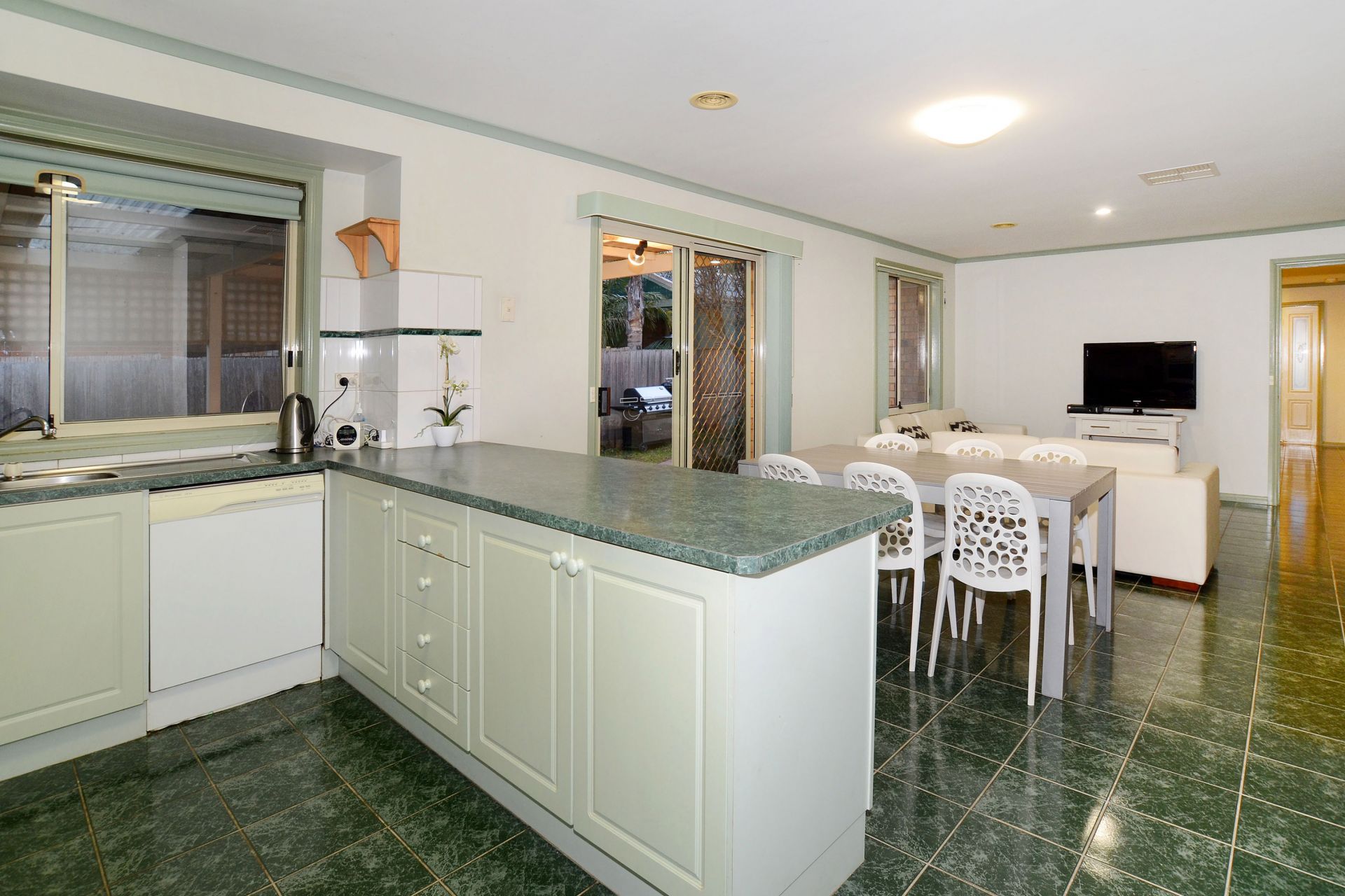 Real Estate For Sale 38 Dunlop Crescent Mill Park , VIC