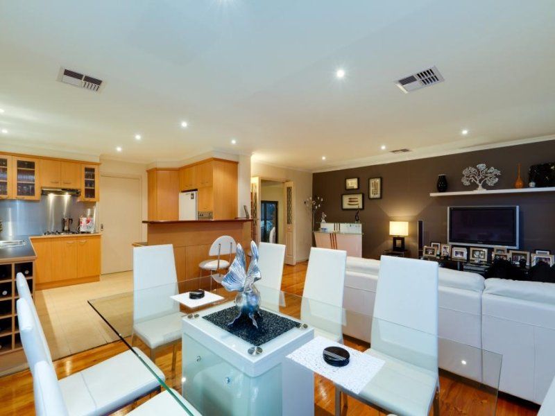 15 Kinsale Crescent, Marino Taplin Real Estate