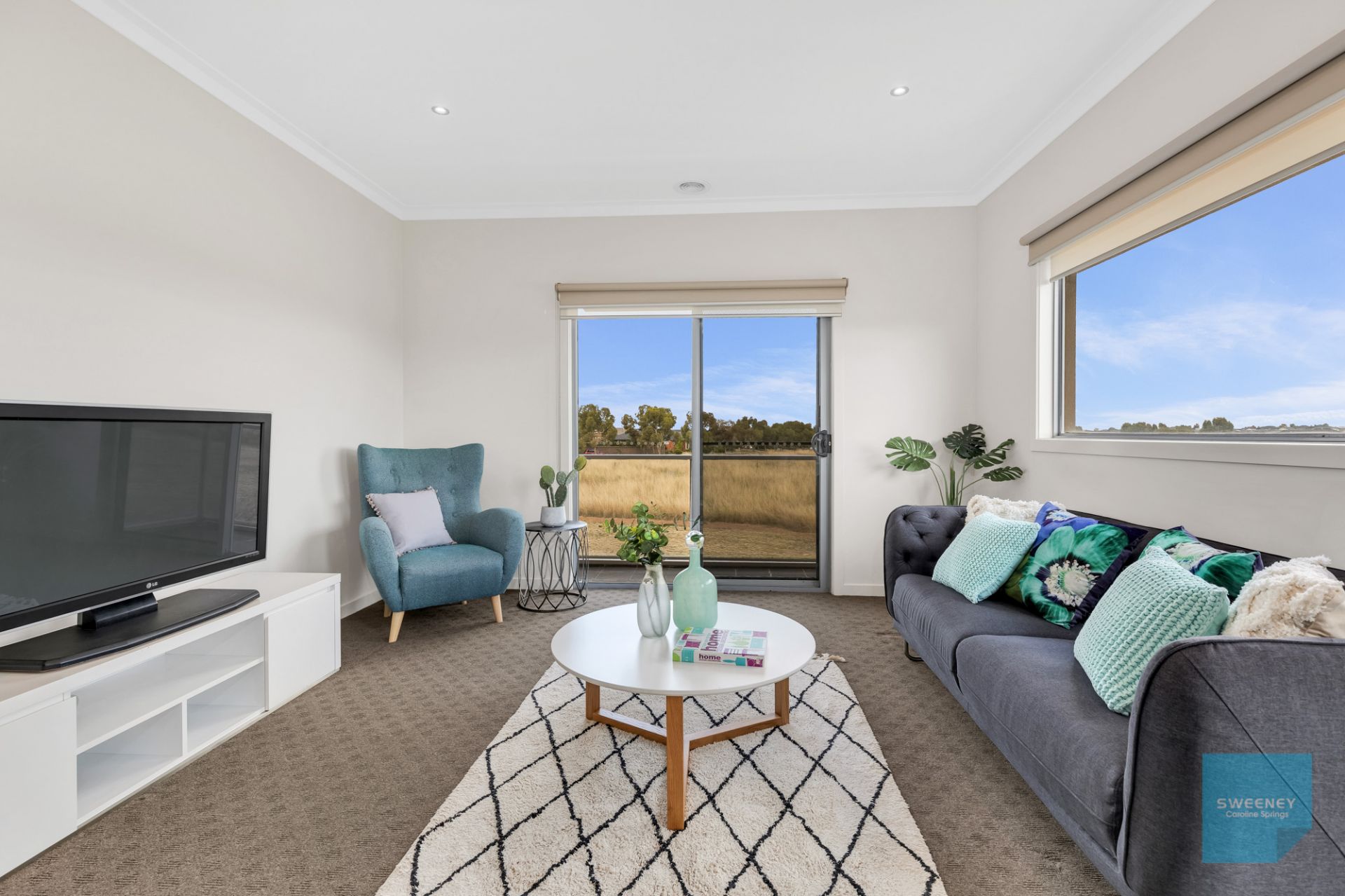 6/6977 Lancefield Drive, CAROLINE SPRINGS Sweeney Estate Agents