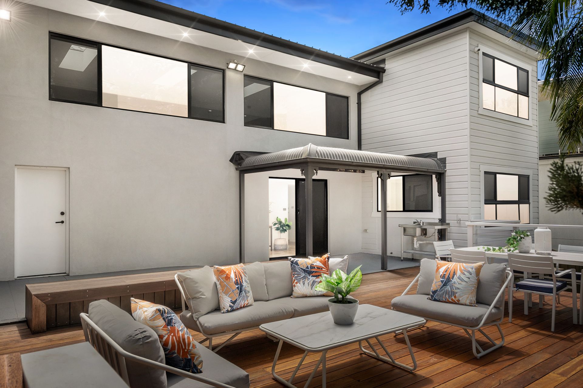 24 Street, Sylvania Luxe Agency by Maurice Maroon