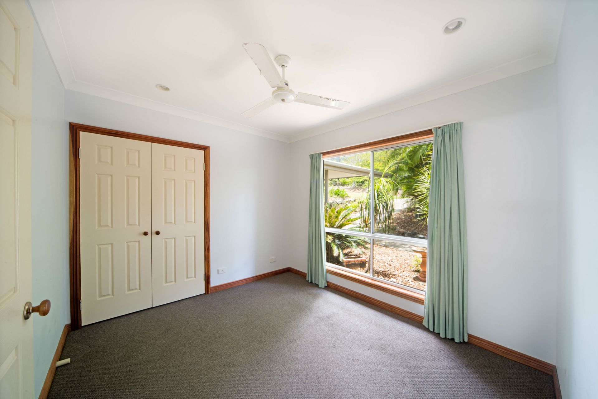 33 Jubilee Pocket Road, Jubilee Pocket Taylors Property Specialists