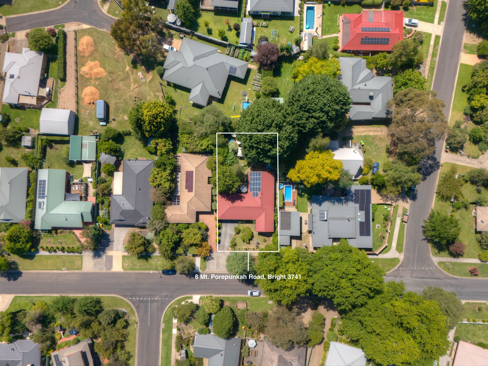 8 Mount Porepunkah Road, Bright Dickens Real Estate