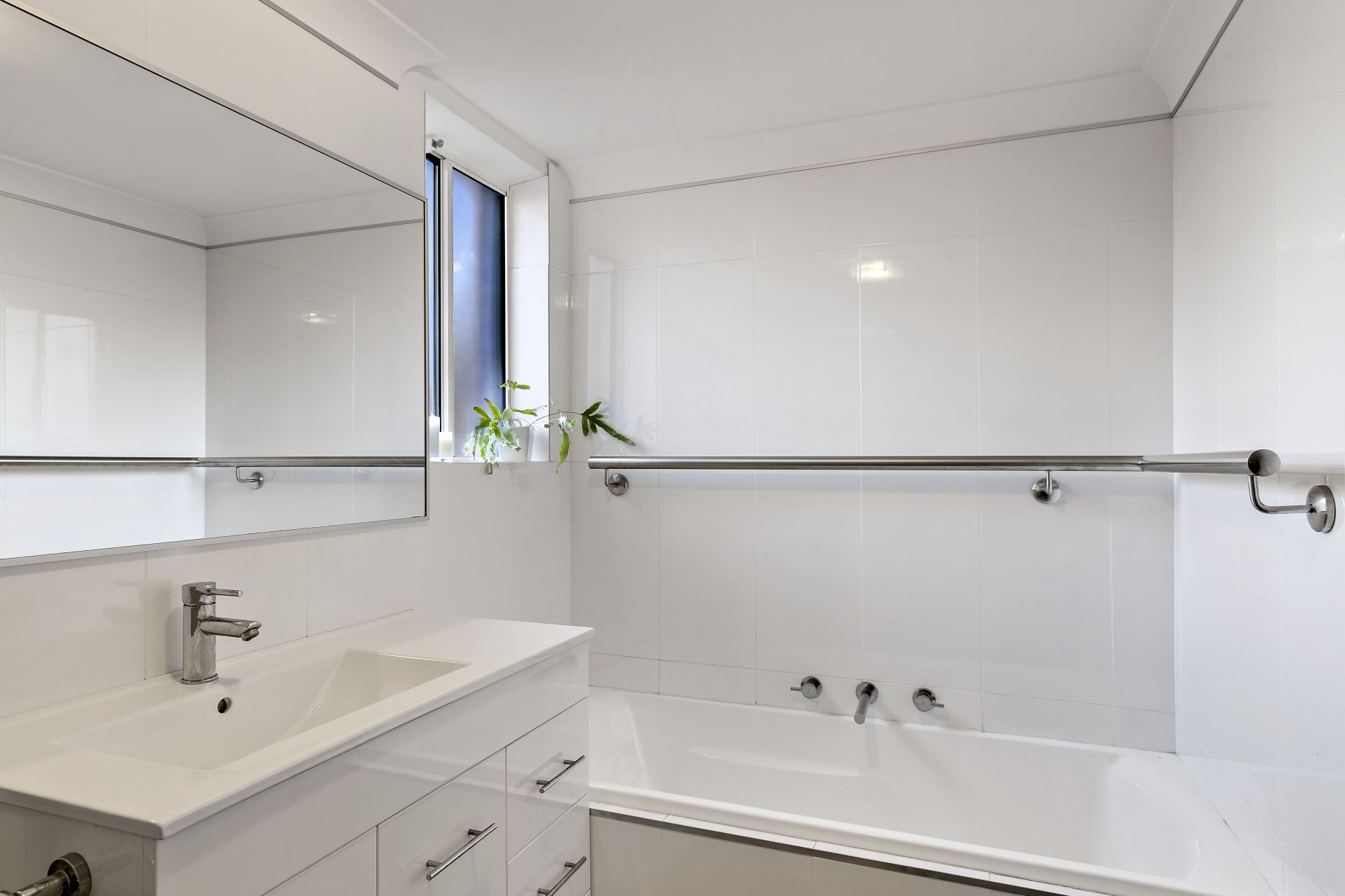 Real Estate For Sale 3/5 Clarence Avenue Dee Why , NSW