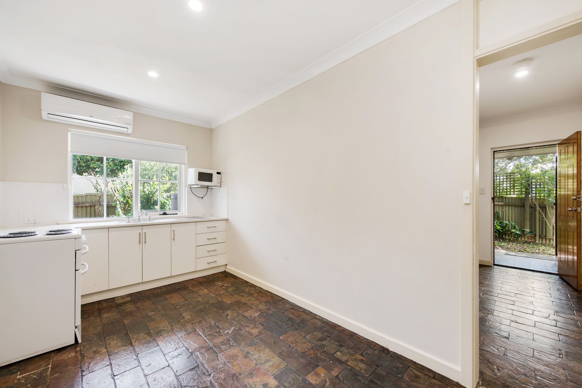 1/39 Mount Barker Road, Hahndorf Williams Real Estate