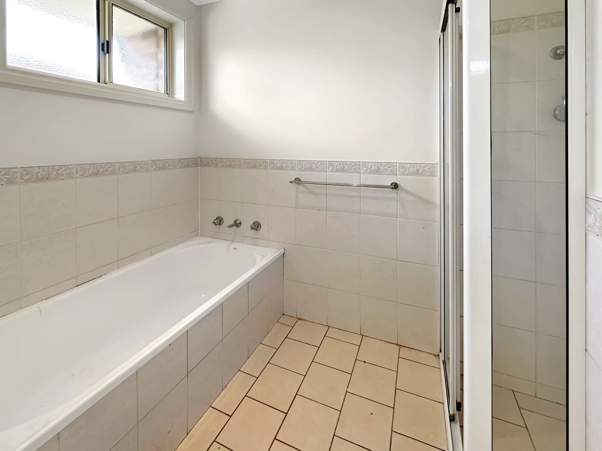 4 Canterbury Court, Dubbo Bob Berry Real Estate