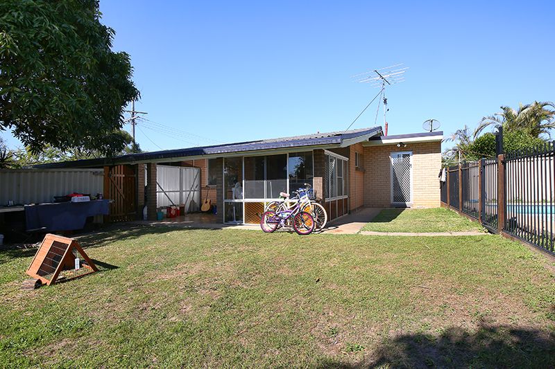 Real Estate For Sale 32 Wavell Avenue Golden Beach , QLD