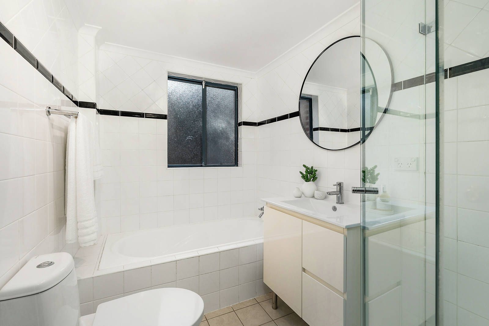 Real Estate For Sale 5/16 Sadlier Crescent (entry via Nelson Place