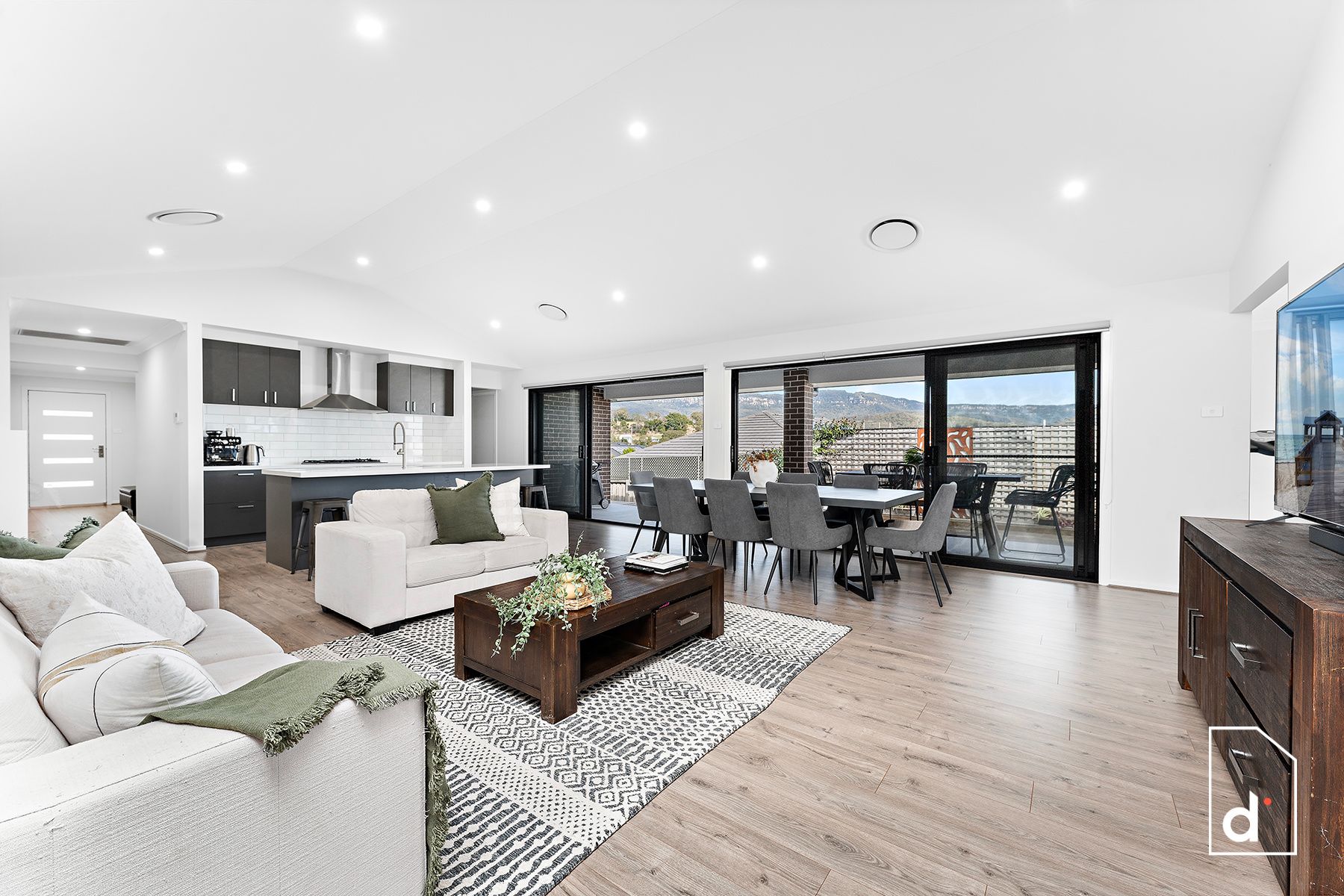 Sold property 975000 for 8 Huskisson Street Tullimbar , NSW 2527