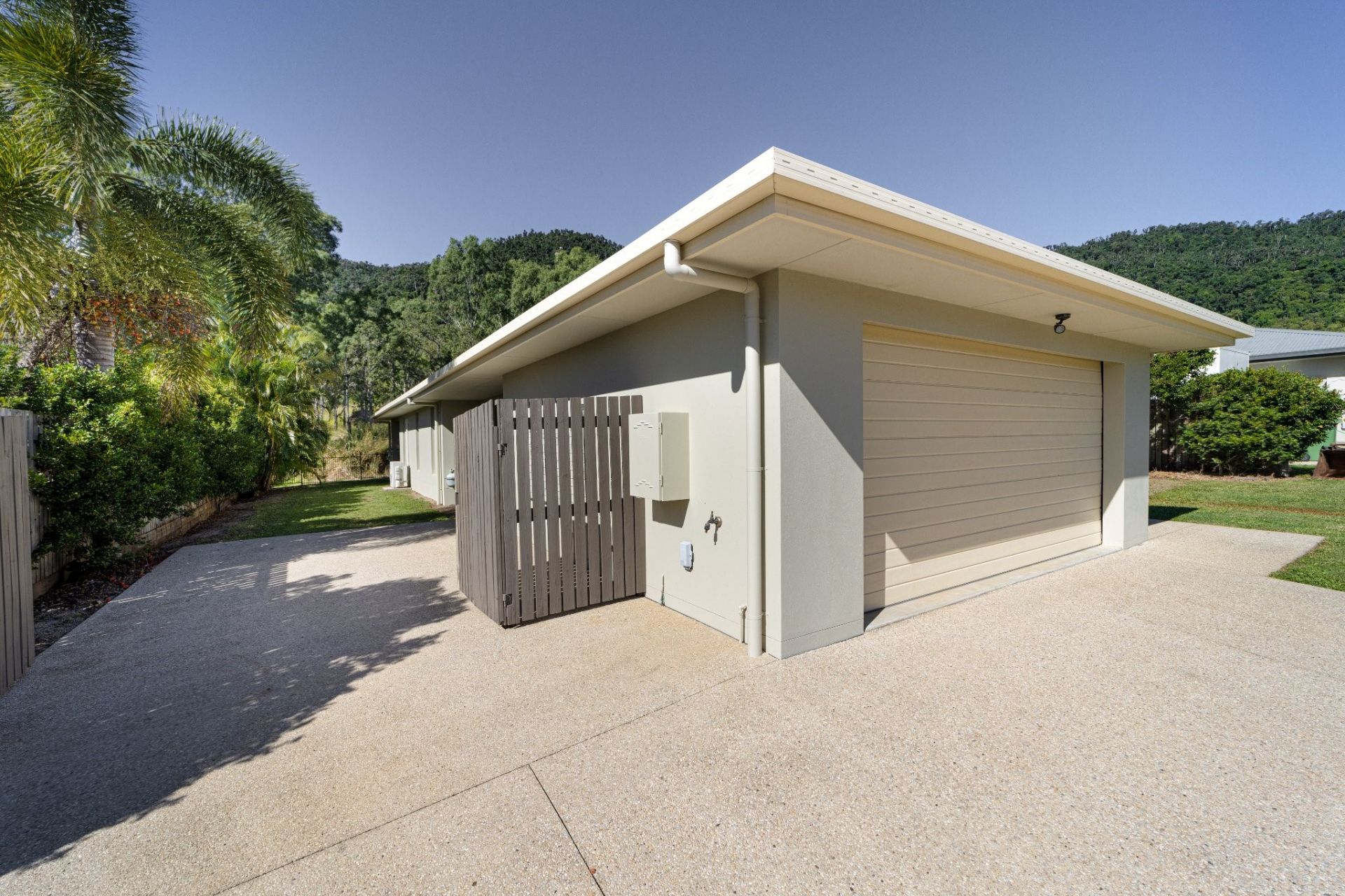 25 Endeavour Circuit, Cannonvale Taylors Property Specialists