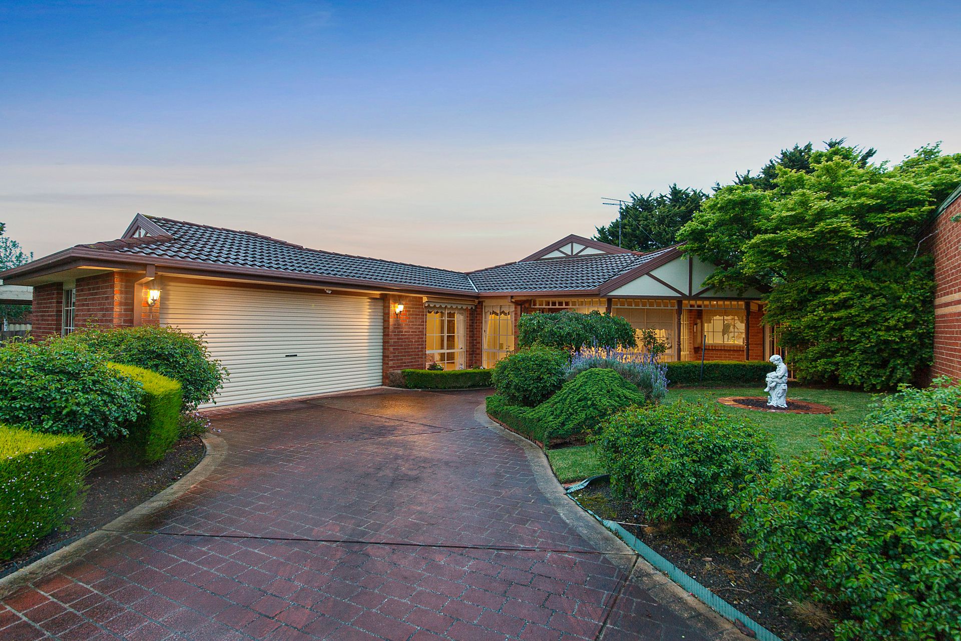 19 Crystal Brook Court, Narre Warren South OBrien Real Estate