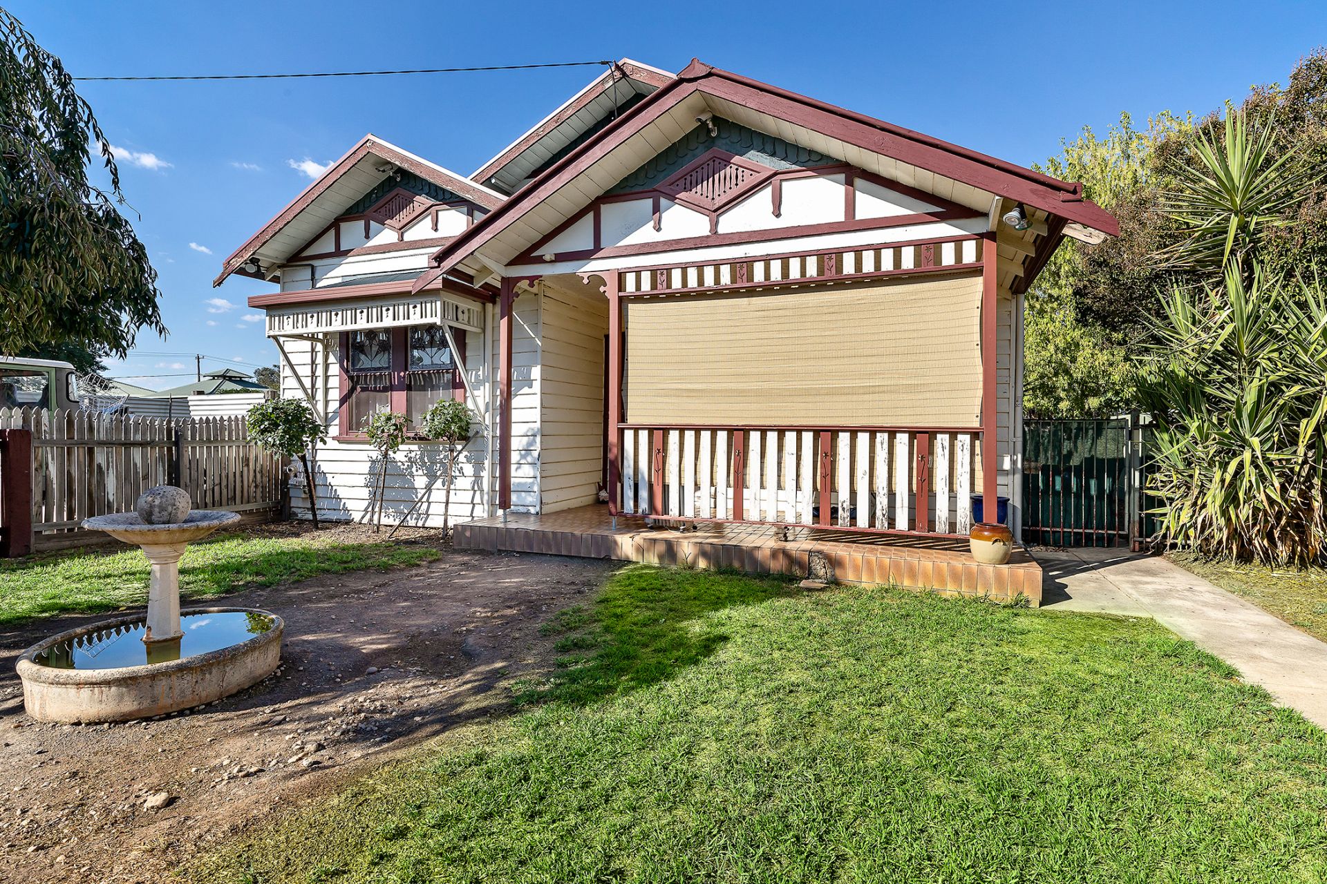 Real Estate For Sale 4 Oxford Street Chiltern , VIC