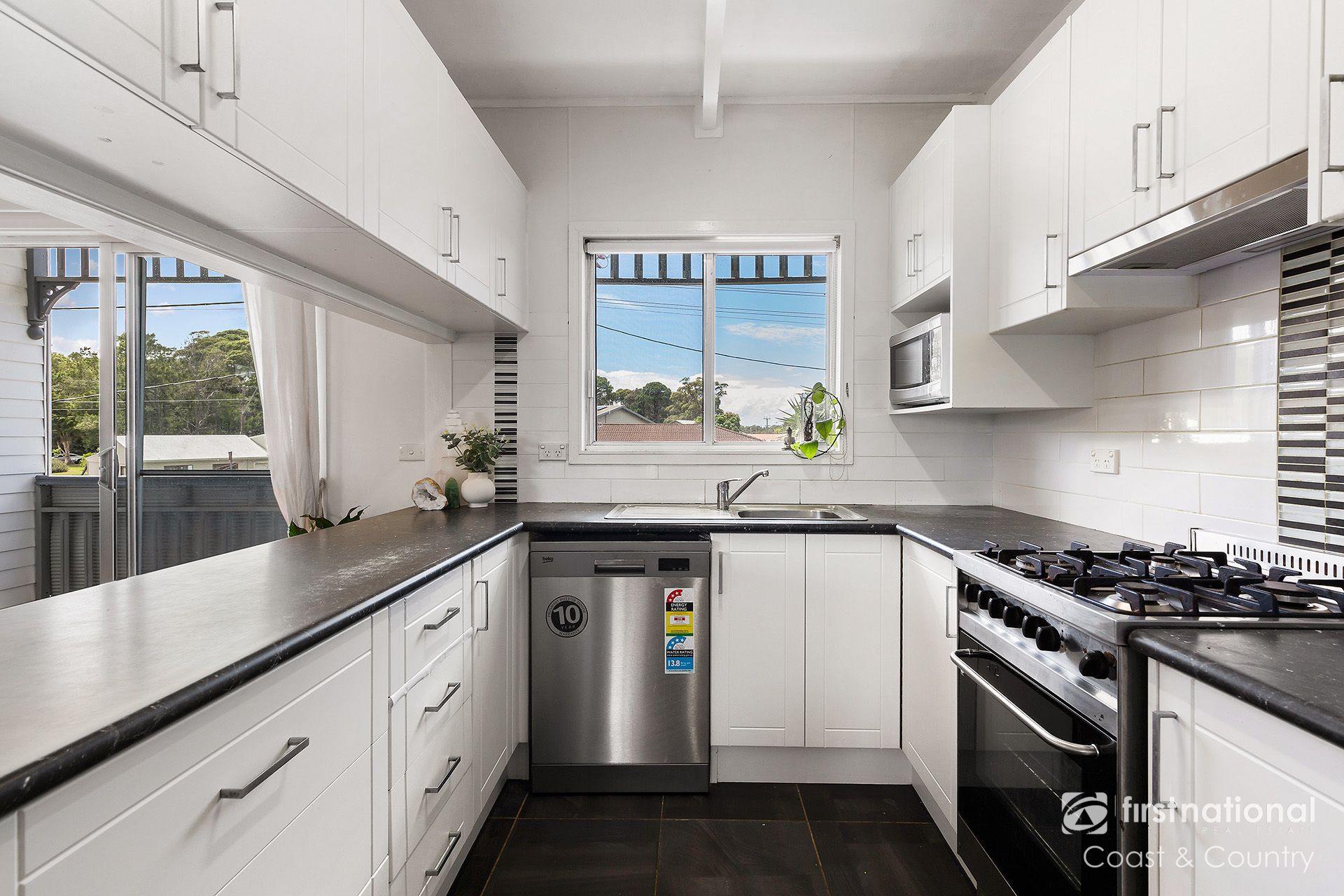 5 Mathews Street, Shoalhaven Heads First National Coast & Country