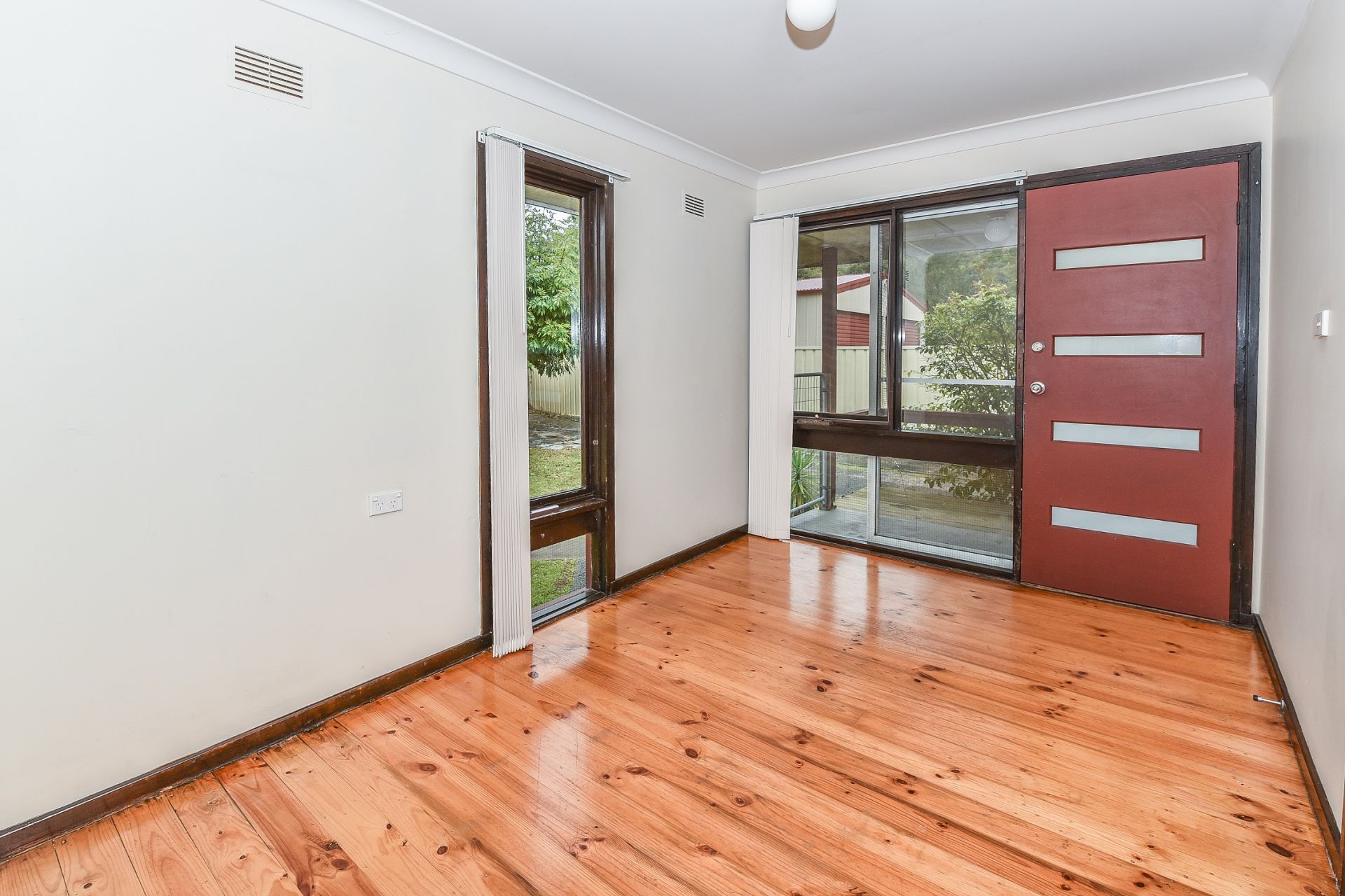 Real Estate For Lease 15 Nambucca Drive Woy Woy , NSW