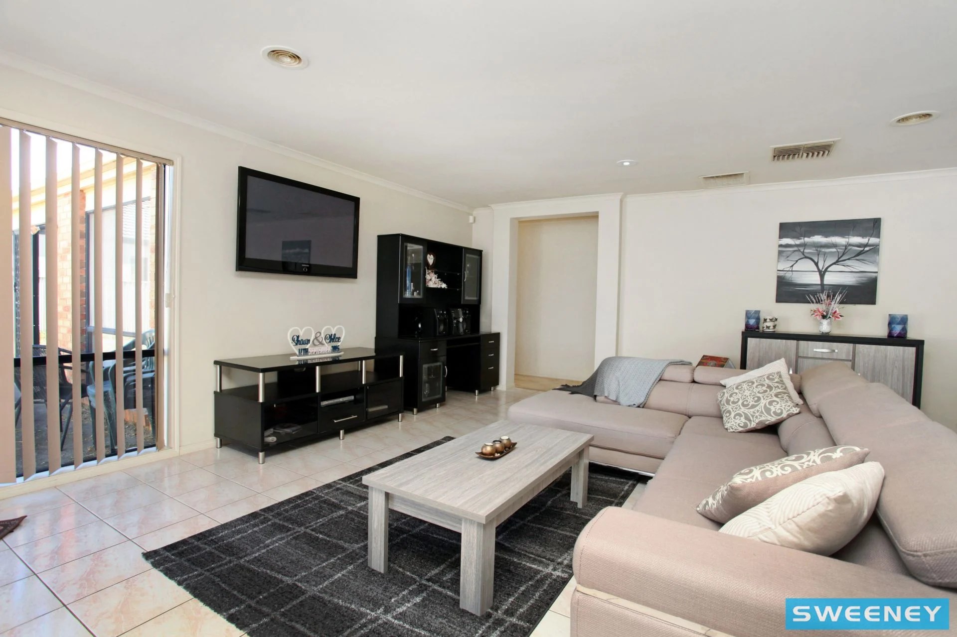 7 Daintree Retreat, Caroline Springs Sweeney Estate Agents