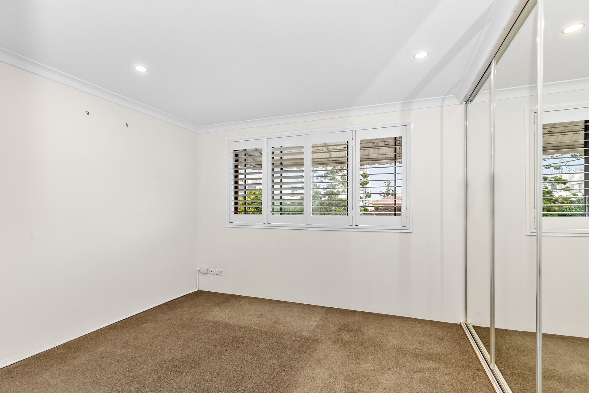 Real Estate For Lease 7/18 Back Street Biggera Waters , QLD