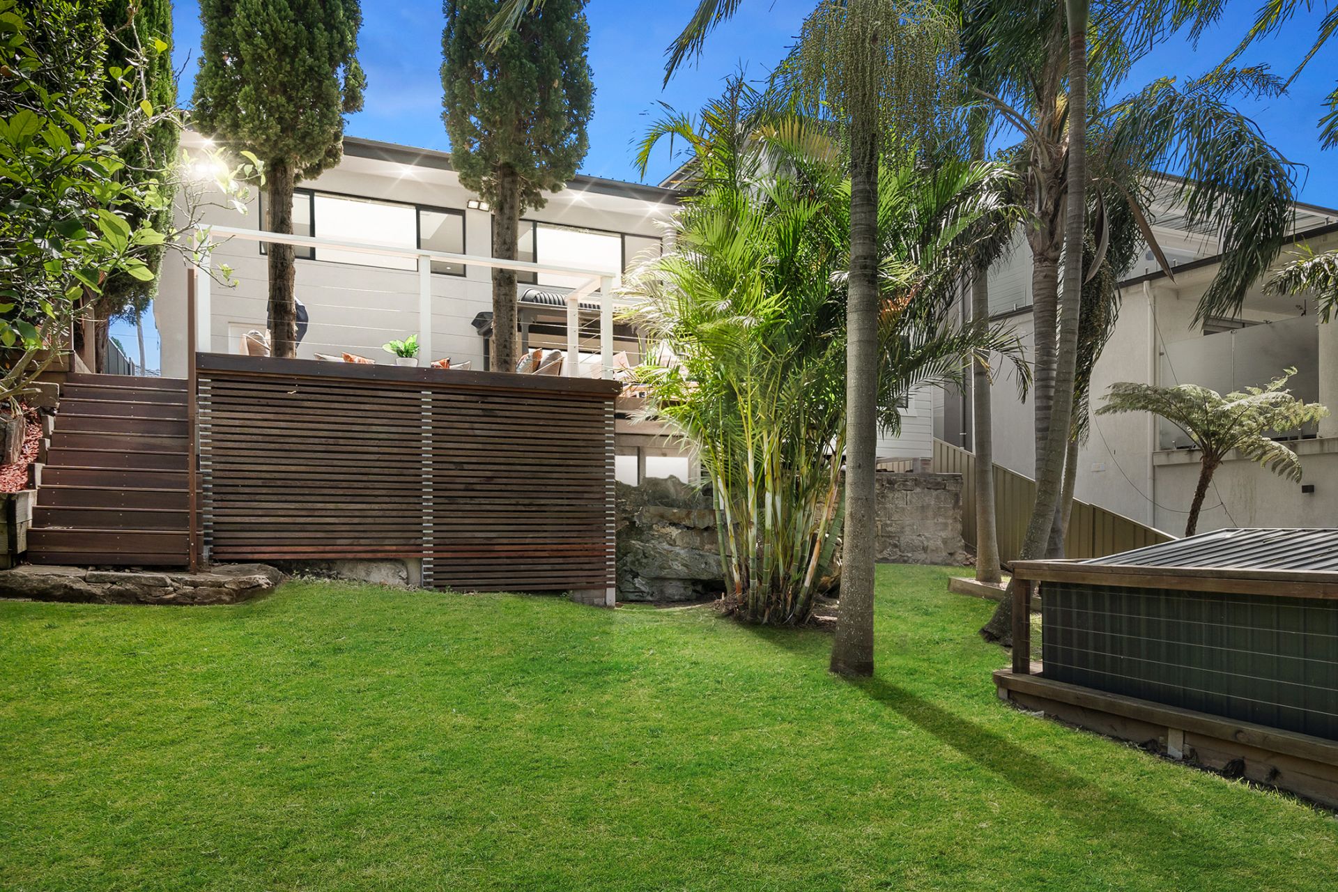 24 Street, Sylvania Luxe Agency by Maurice Maroon