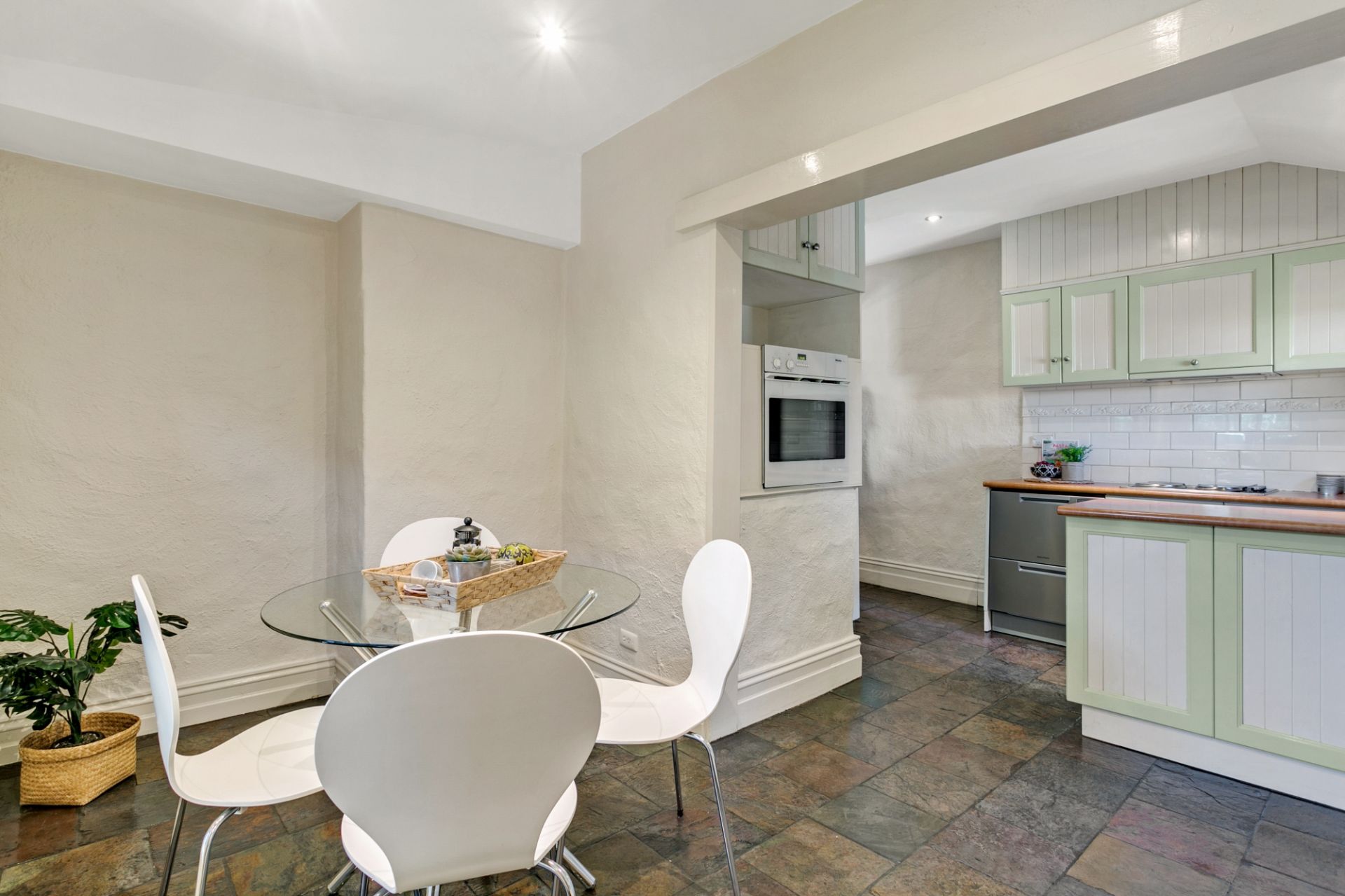 16 Broad Street, Marden Williams Real Estate