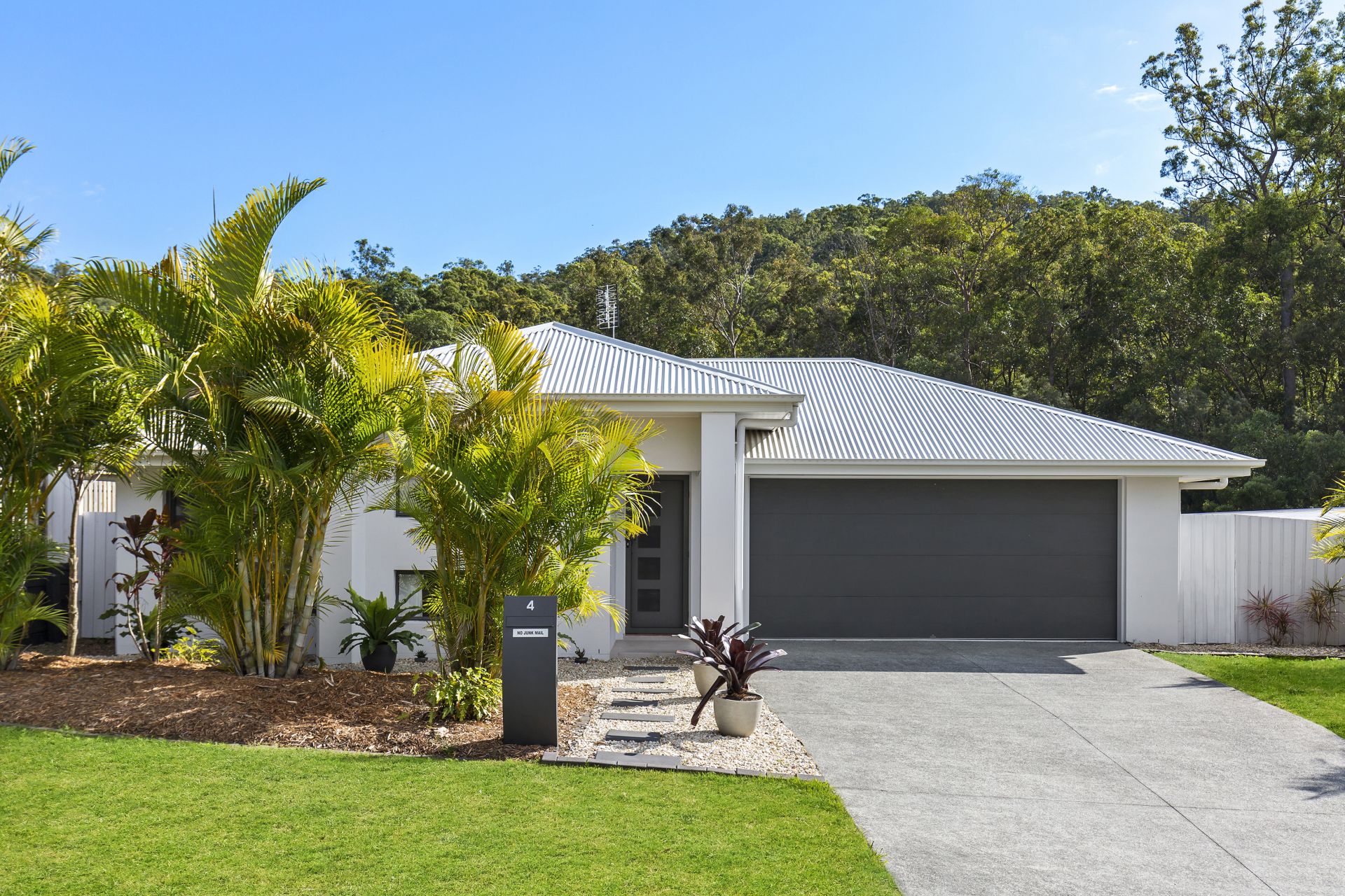 Real Estate For Sale 4 Logan Crescent Oxenford , QLD