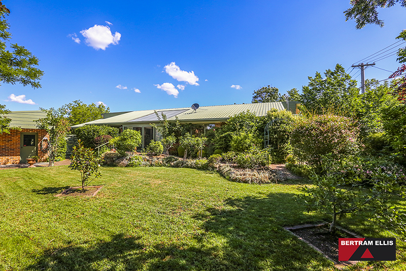 Real Estate For Sale 53 Crowder Circuit Stirling , ACT