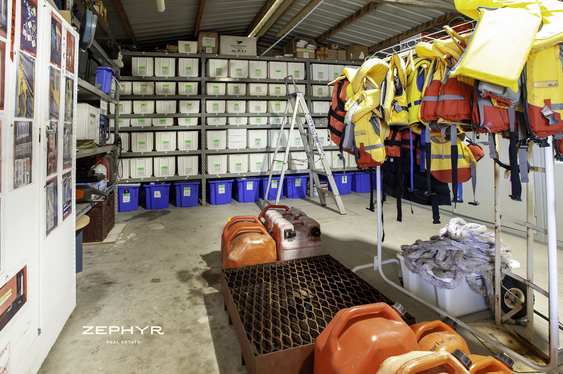 " Houseboat Holidays", Walpole Zephyr Real Estate