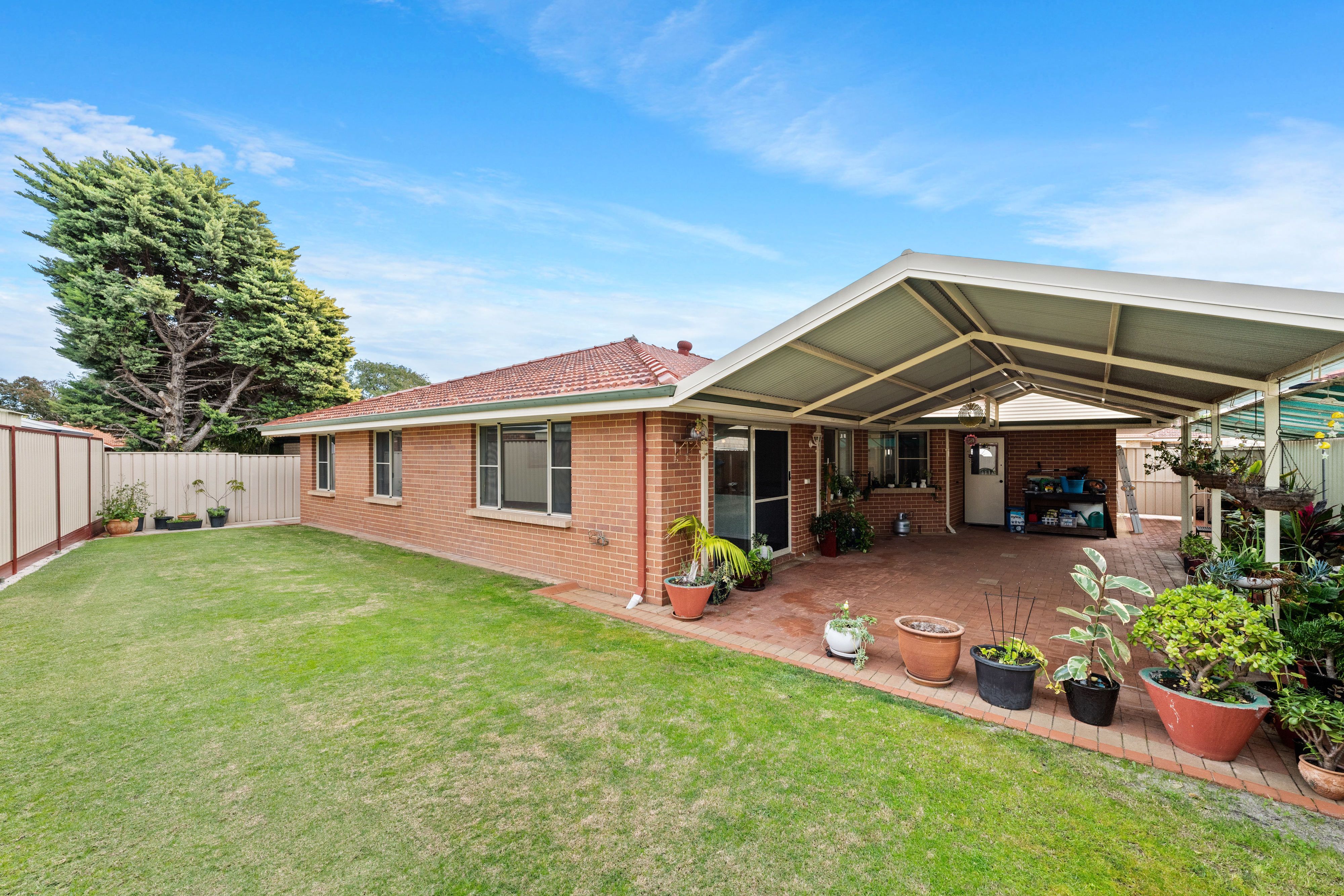 Real Estate For Sale 8 Pinewood Walk Canning Vale , WA