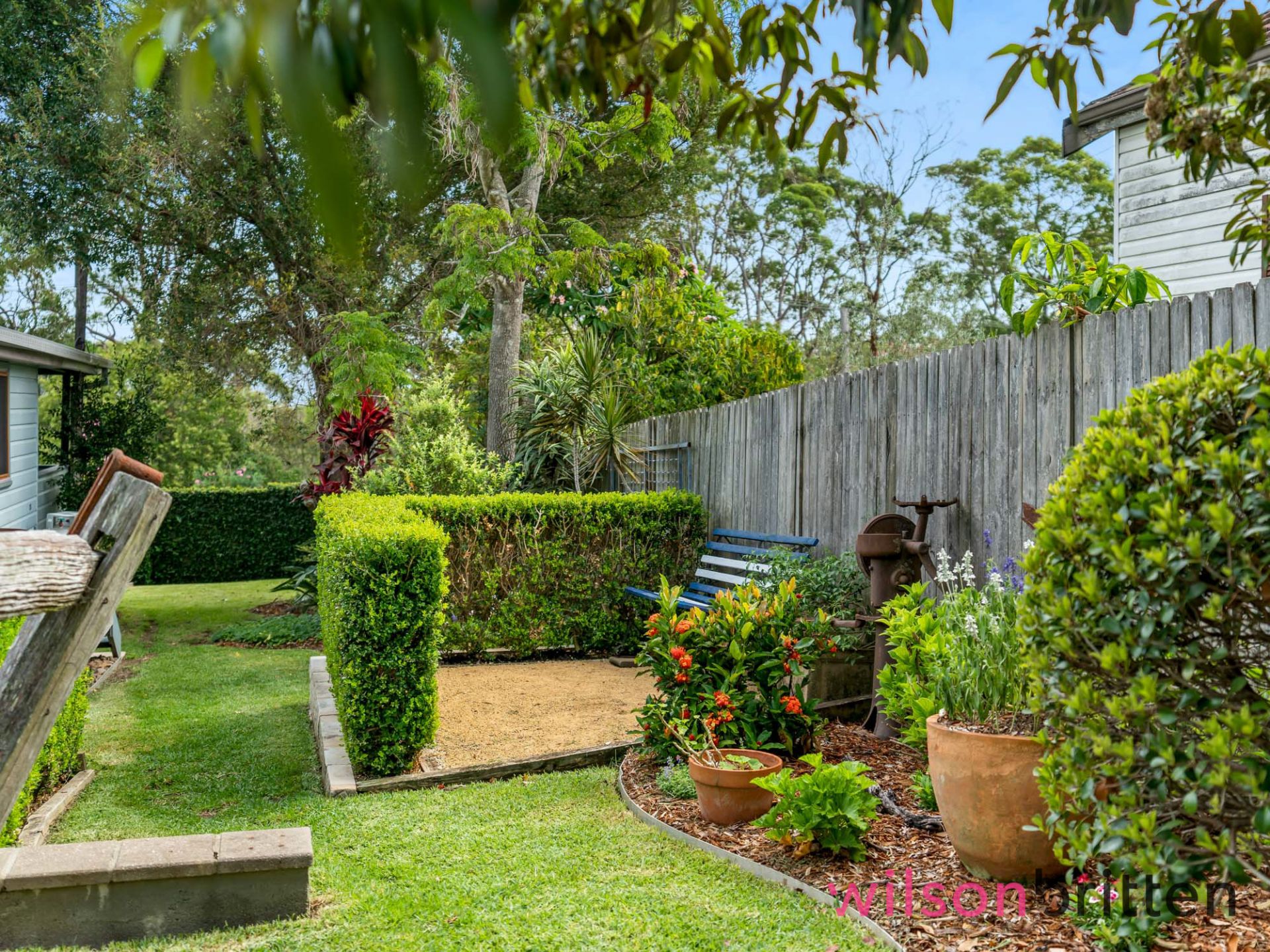 66 Macquarie Street, Morisset Wilson & Britten