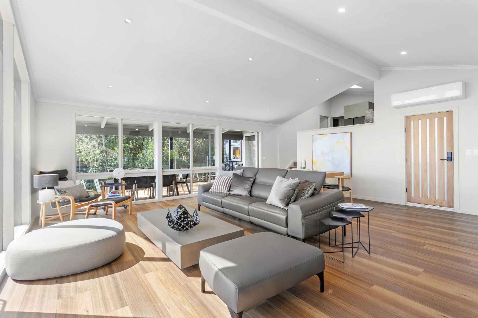 Kay & Burton 34 Nestle Court, Arthurs Seat