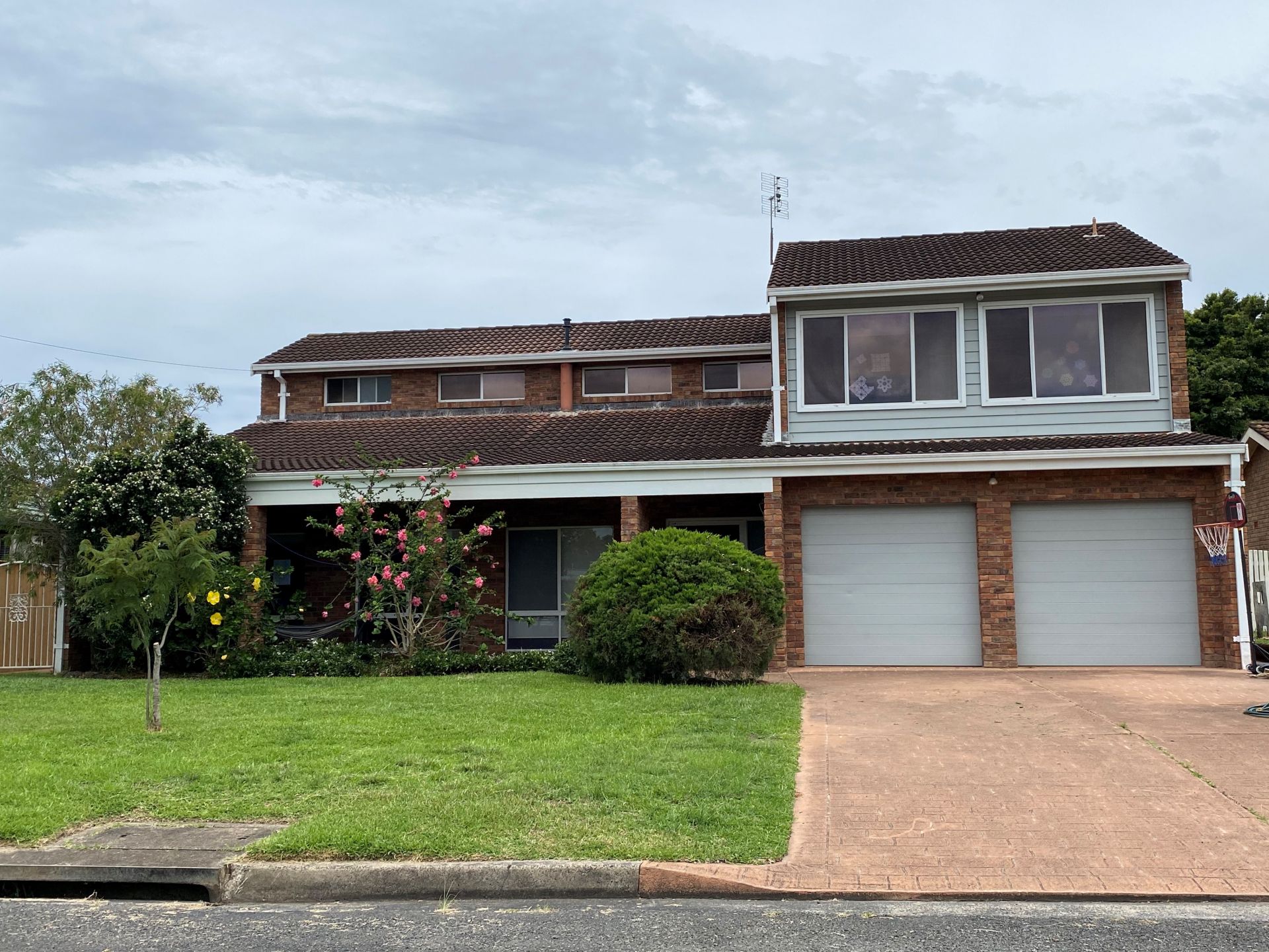 10 Heard Avenue, Shoalhaven Heads First National Coast & Country Real