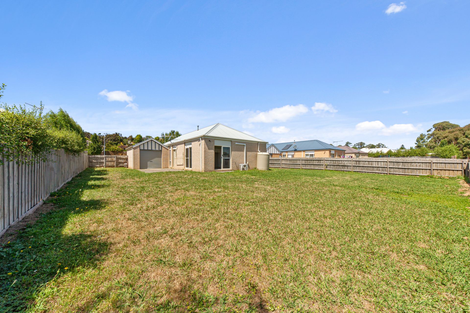 29 Clifford Drive, Drouin OBrien Real Estate